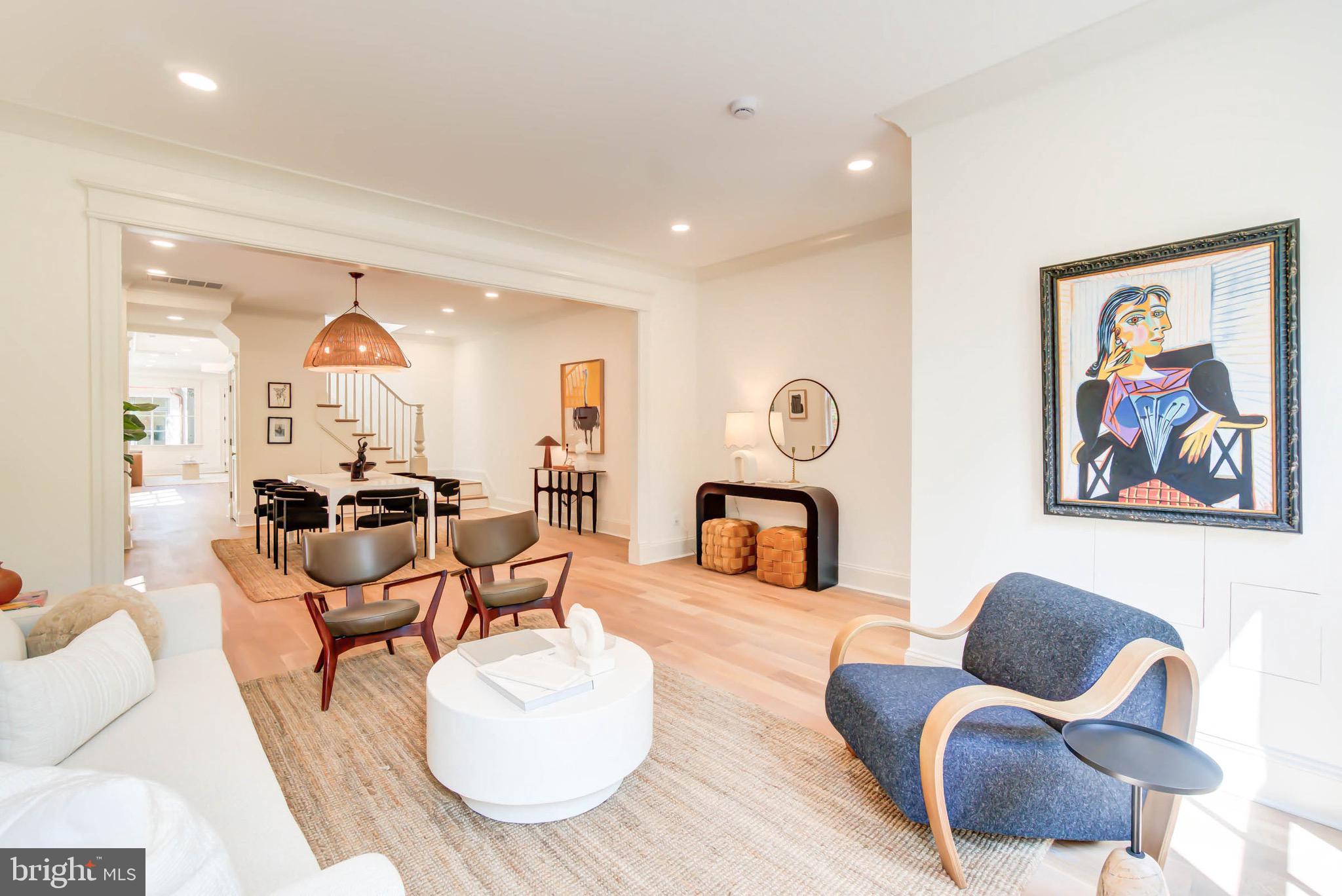 CAPITOL HILL - Residential