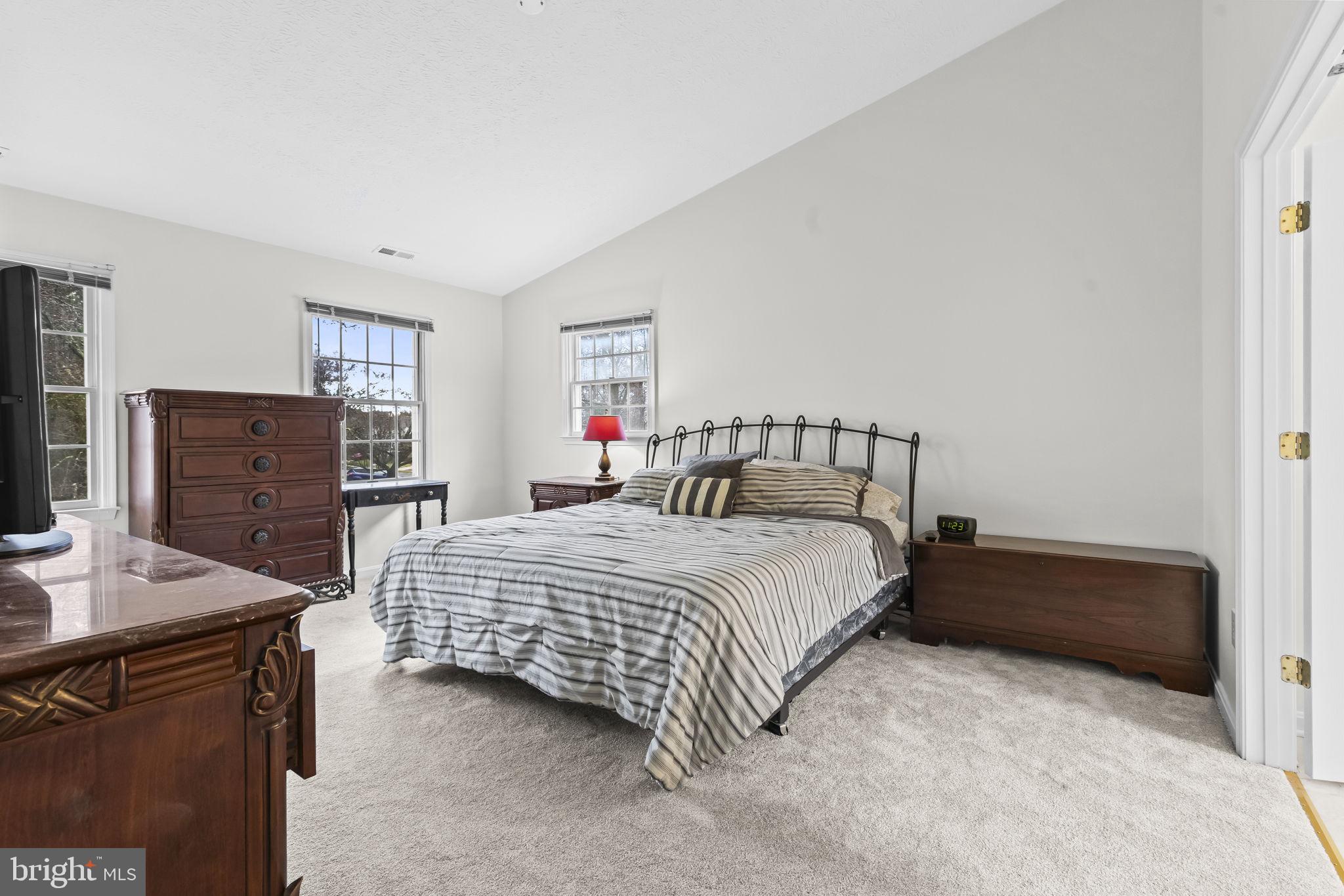 COURTS OF FOUR SEASONS - Residential