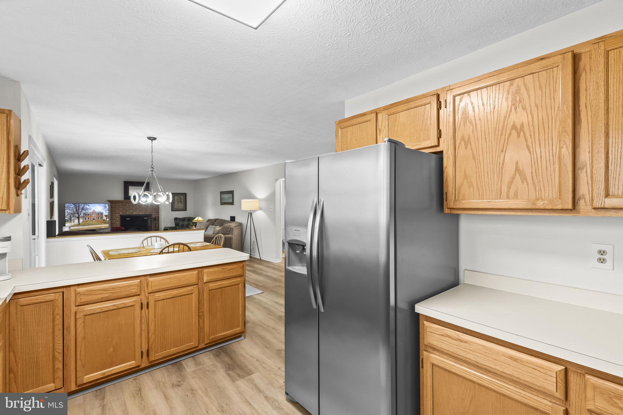 COURTS OF FOUR SEASONS - Residential