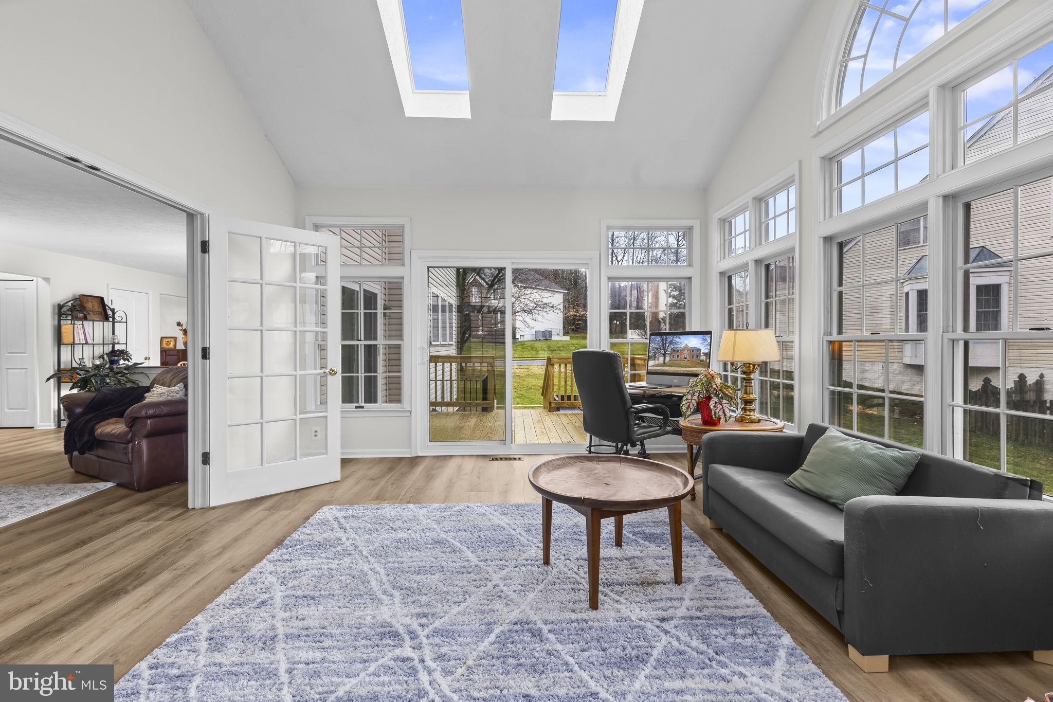 COURTS OF FOUR SEASONS - Residential