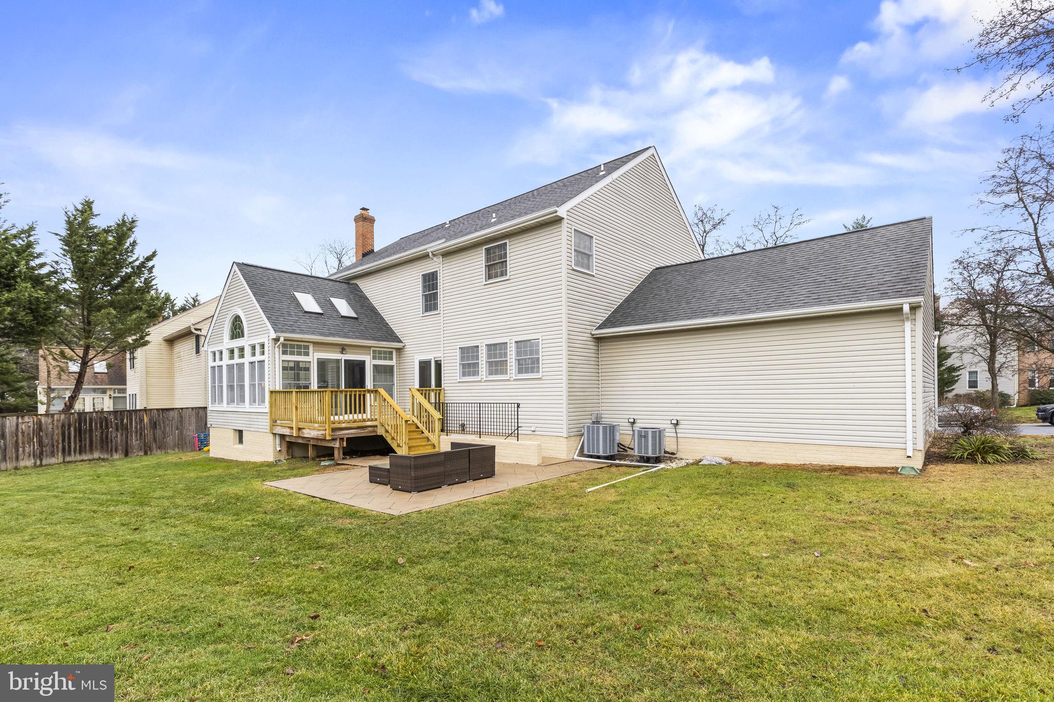 COURTS OF FOUR SEASONS - Residential