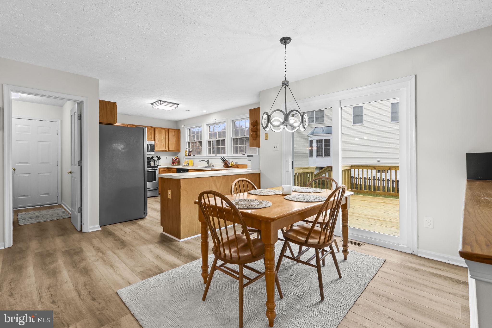 COURTS OF FOUR SEASONS - Residential