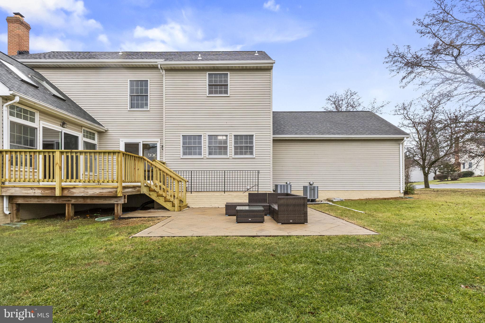 COURTS OF FOUR SEASONS - Residential