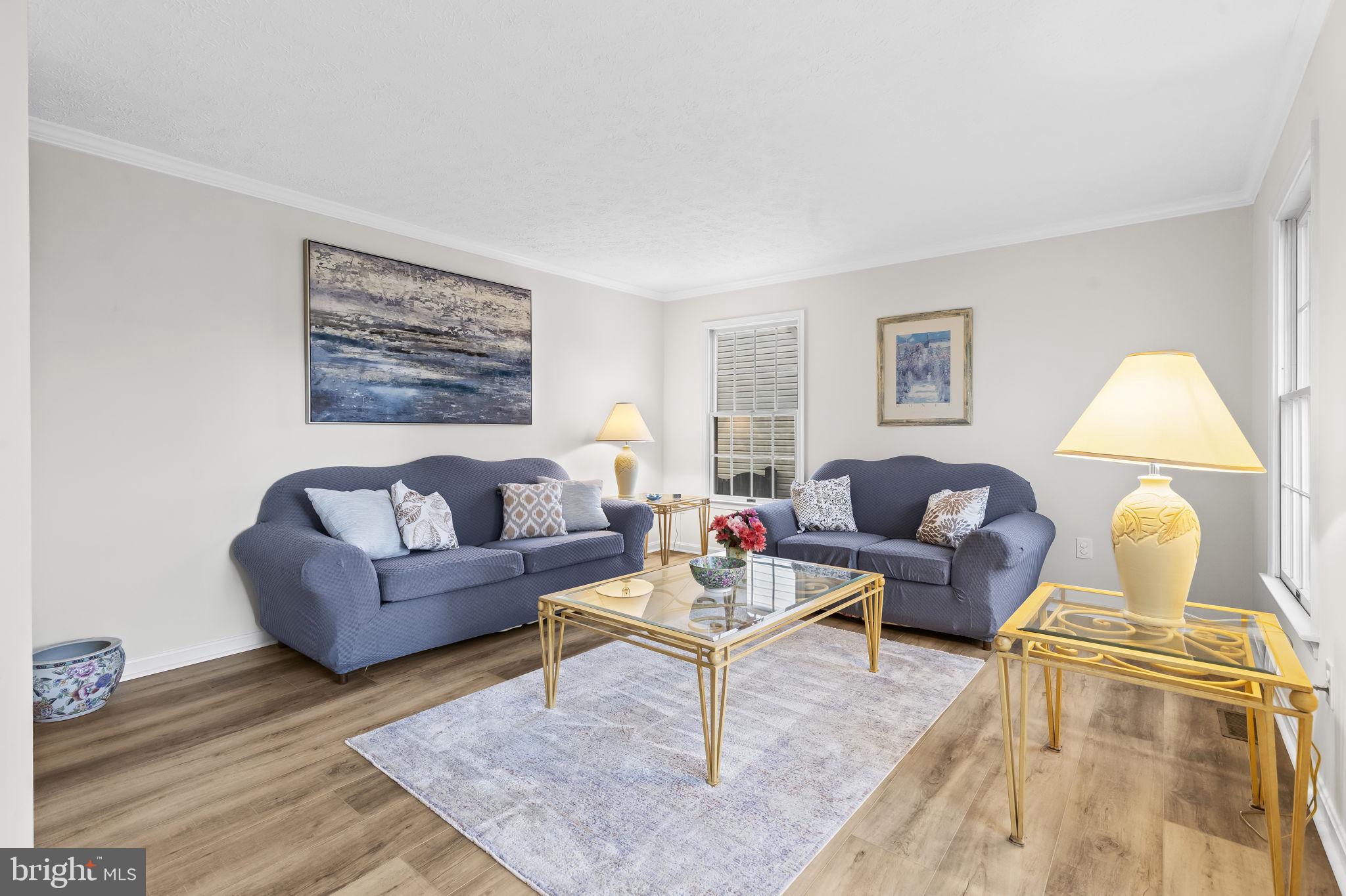 COURTS OF FOUR SEASONS - Residential