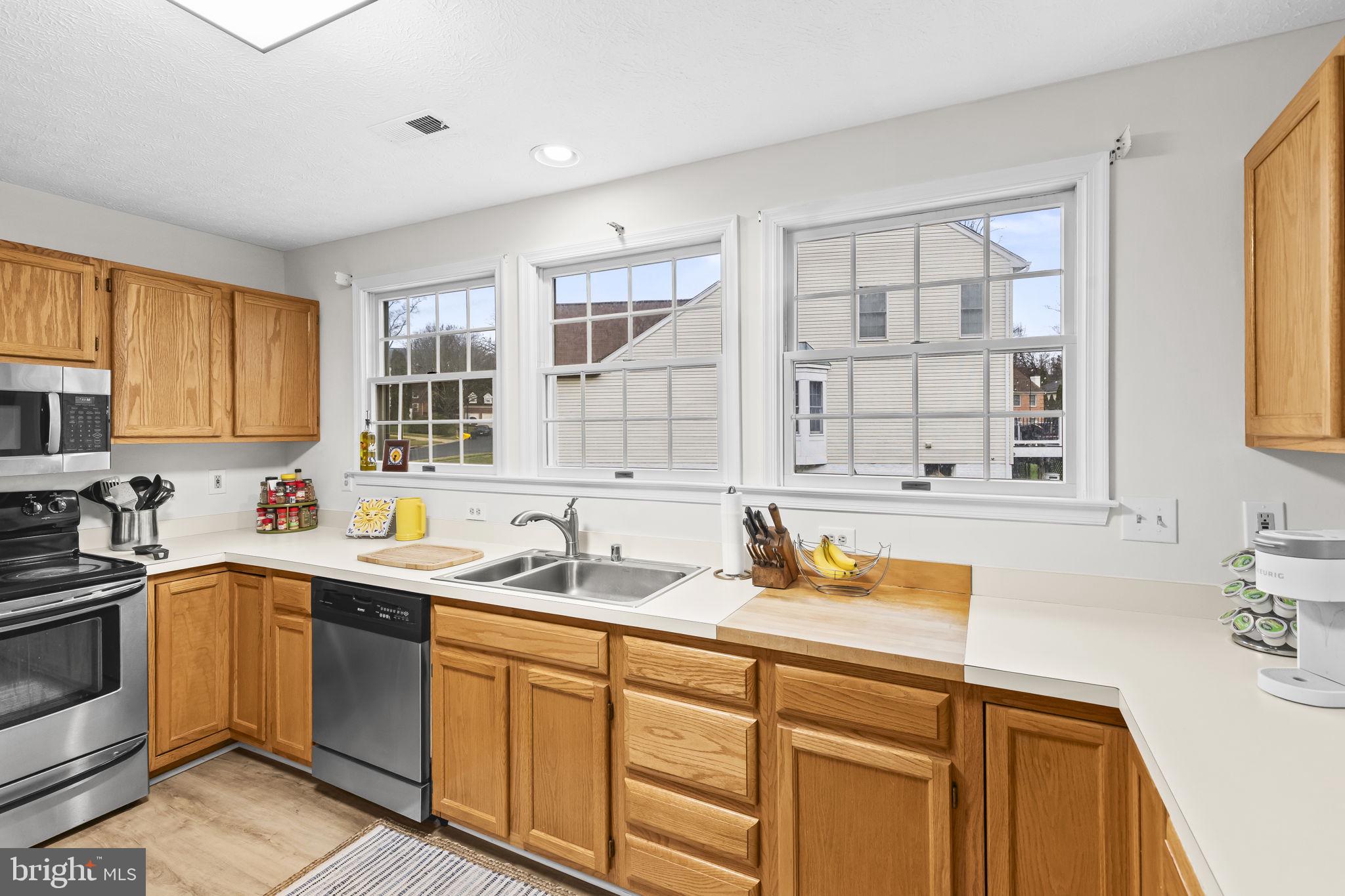 COURTS OF FOUR SEASONS - Residential