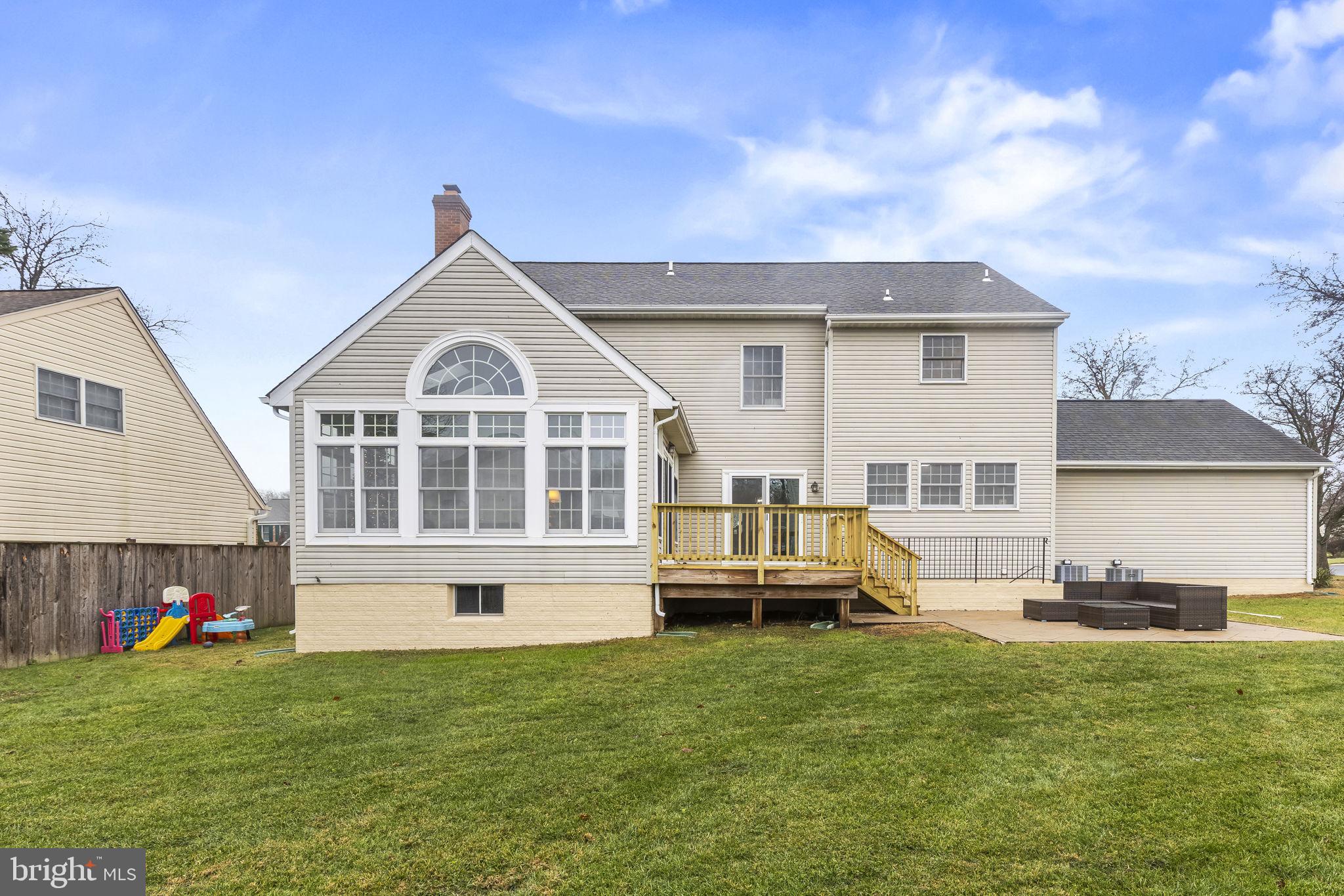 COURTS OF FOUR SEASONS - Residential