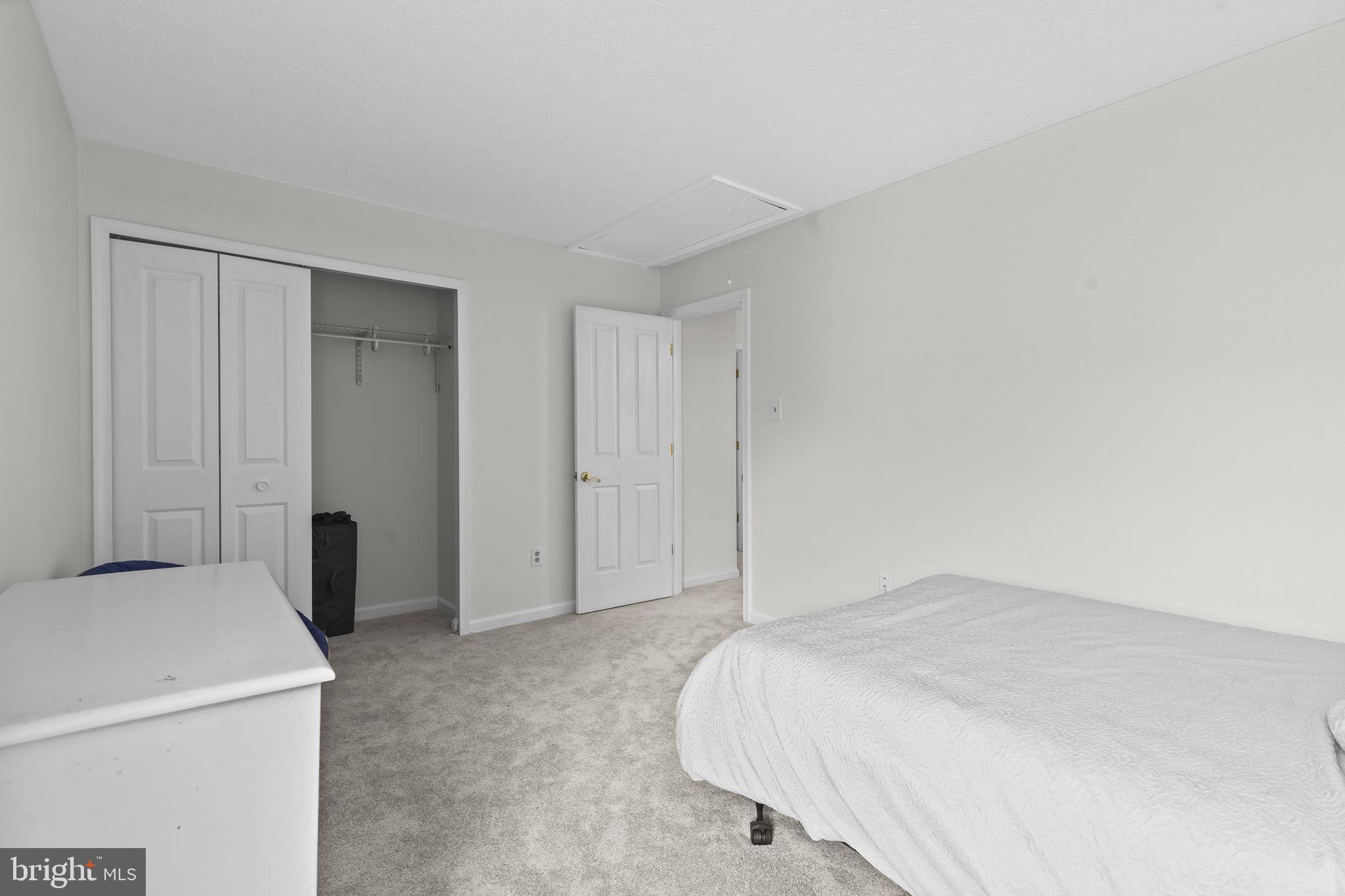 COURTS OF FOUR SEASONS - Residential