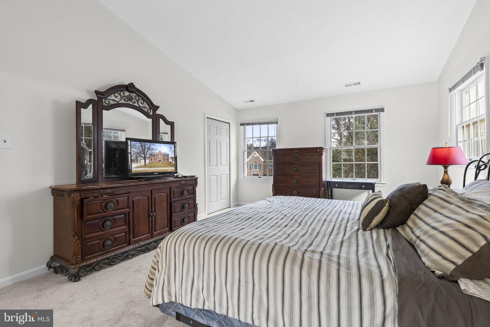 COURTS OF FOUR SEASONS - Residential