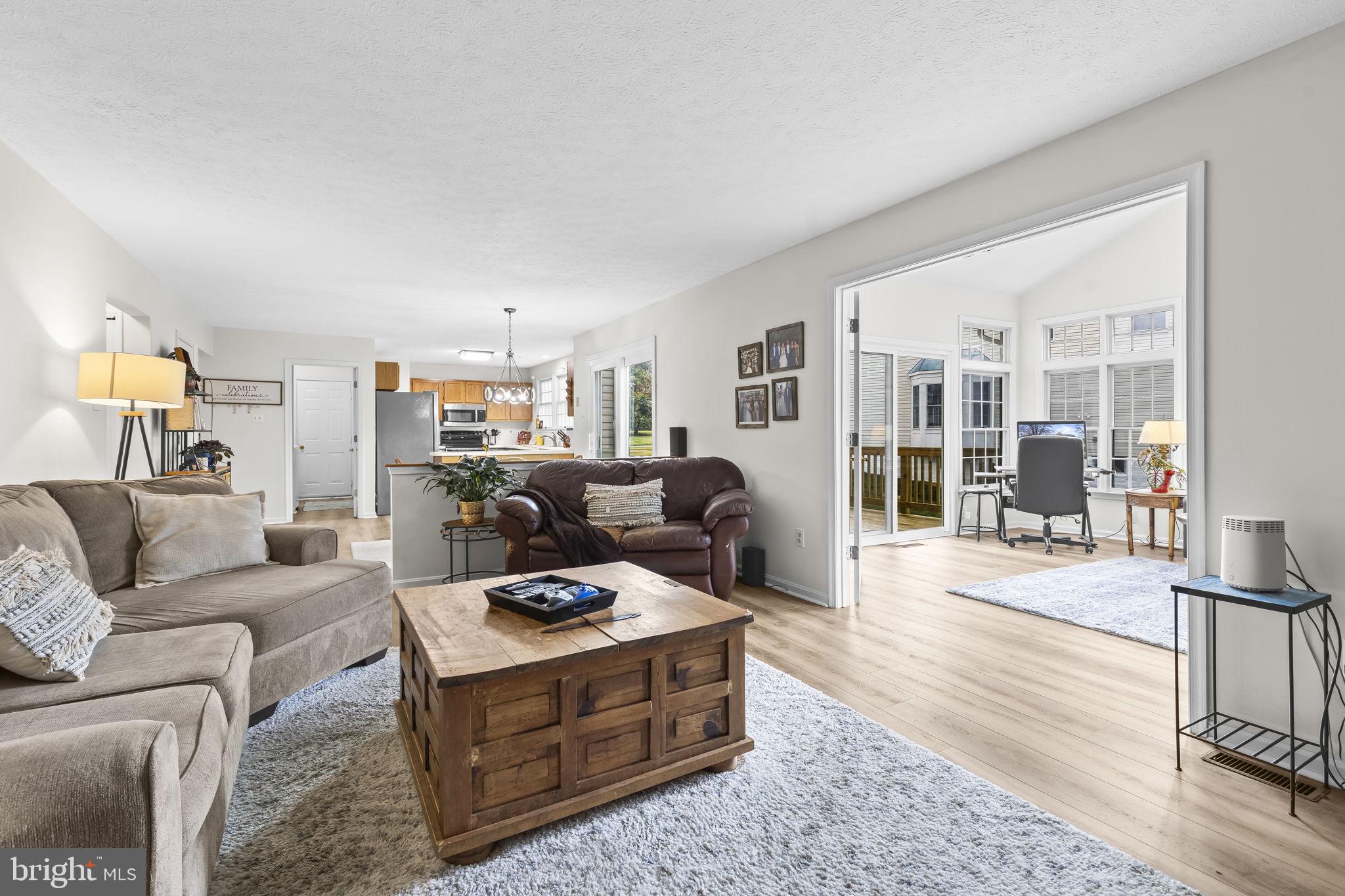 COURTS OF FOUR SEASONS - Residential