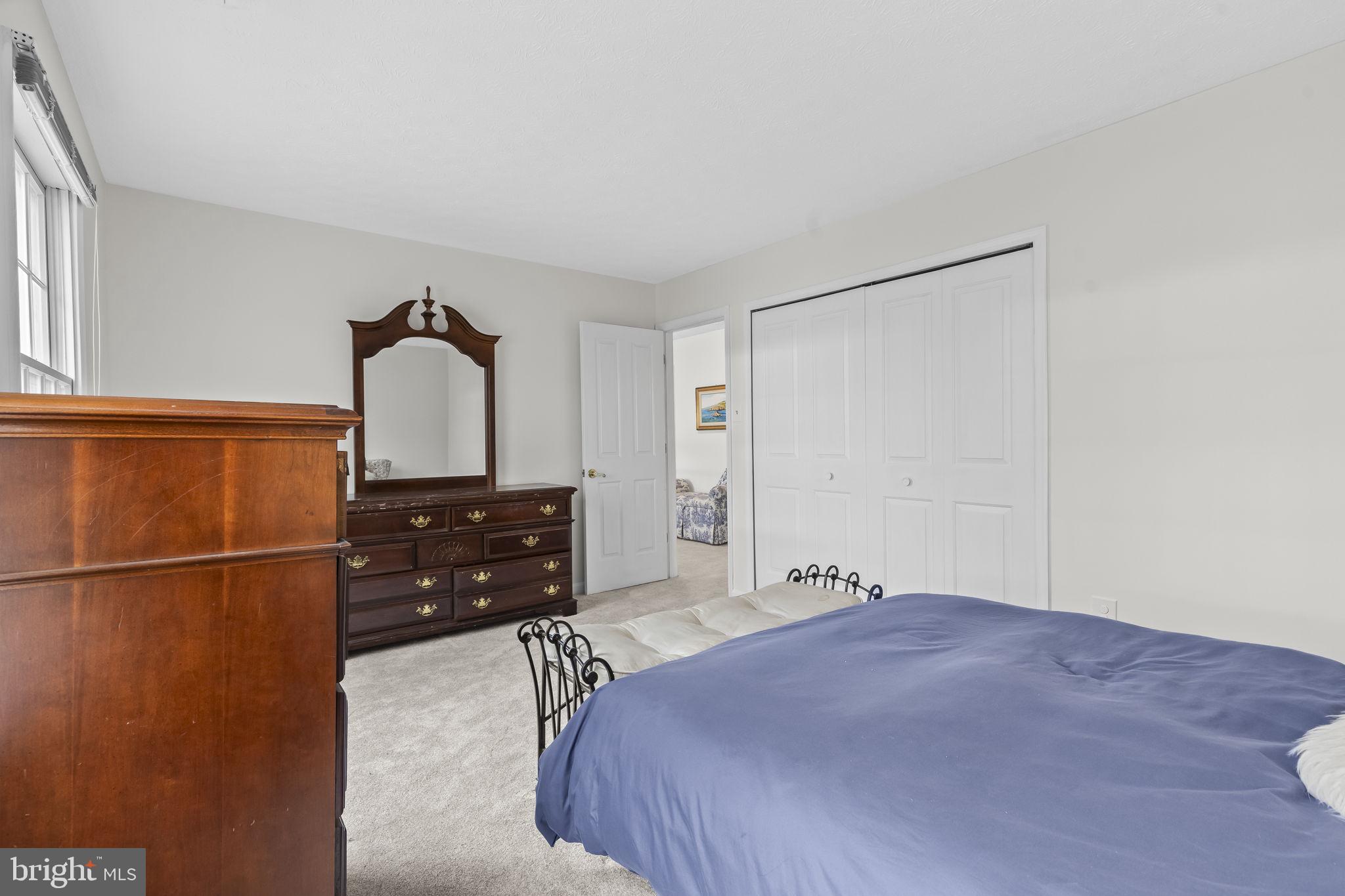 COURTS OF FOUR SEASONS - Residential