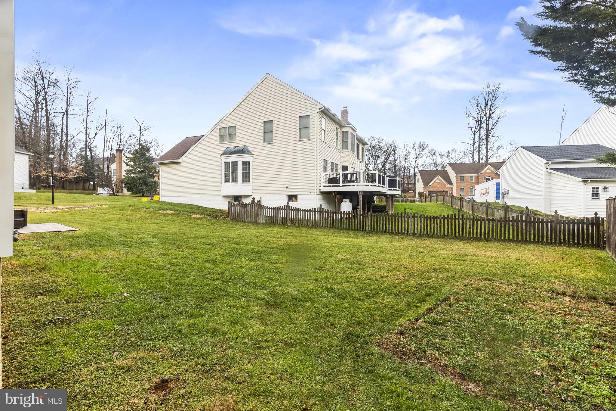 COURTS OF FOUR SEASONS - Residential