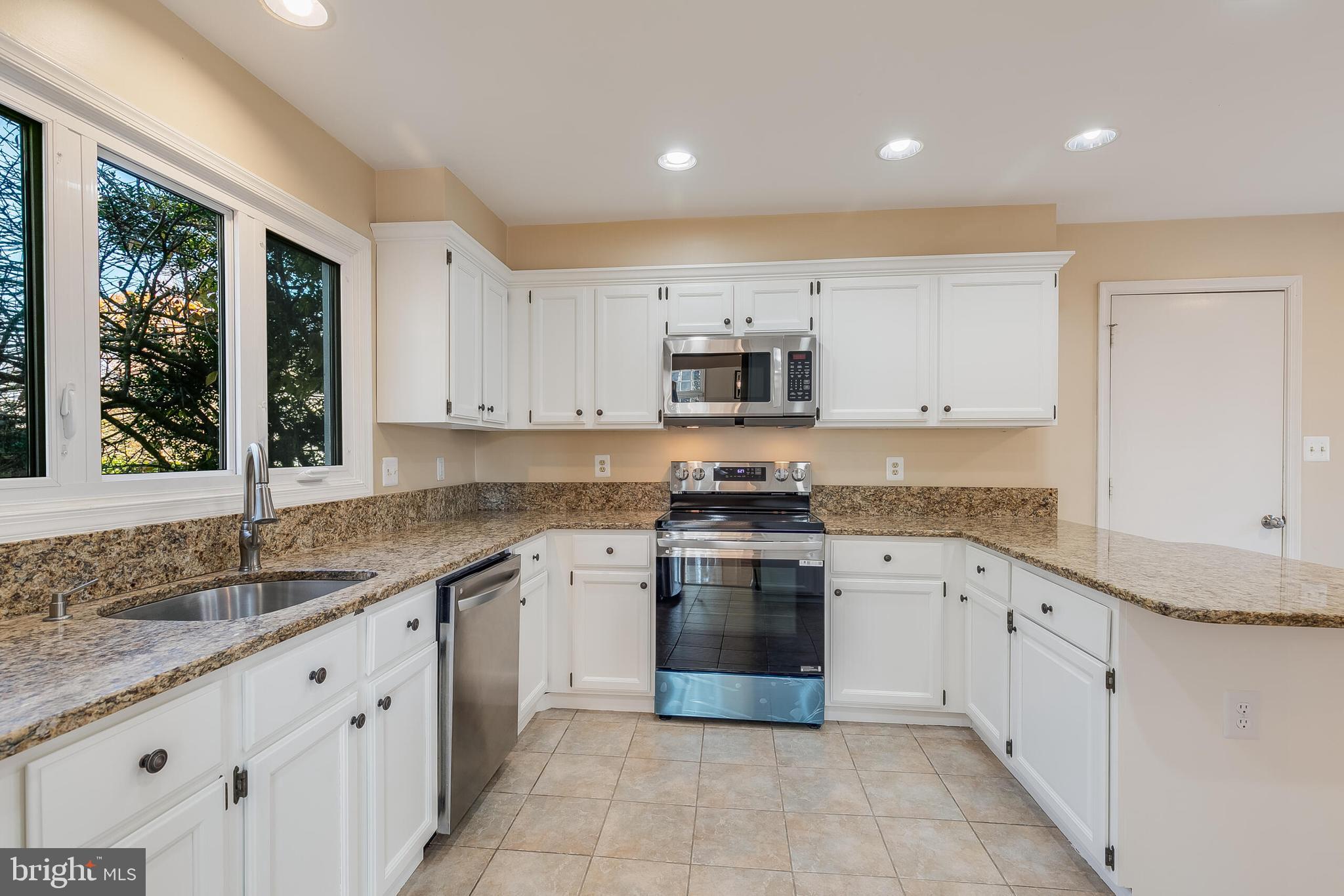 RESTON - Residential Lease