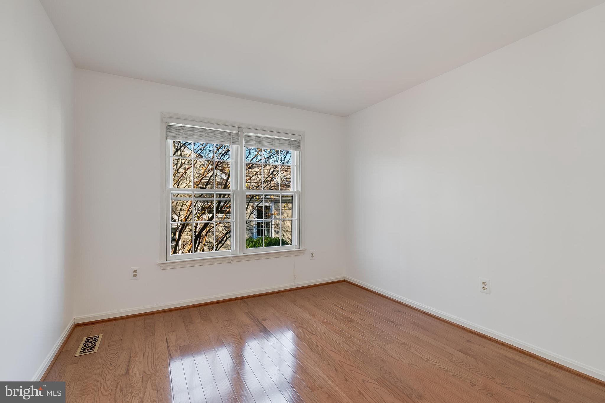 RESTON - Residential Lease