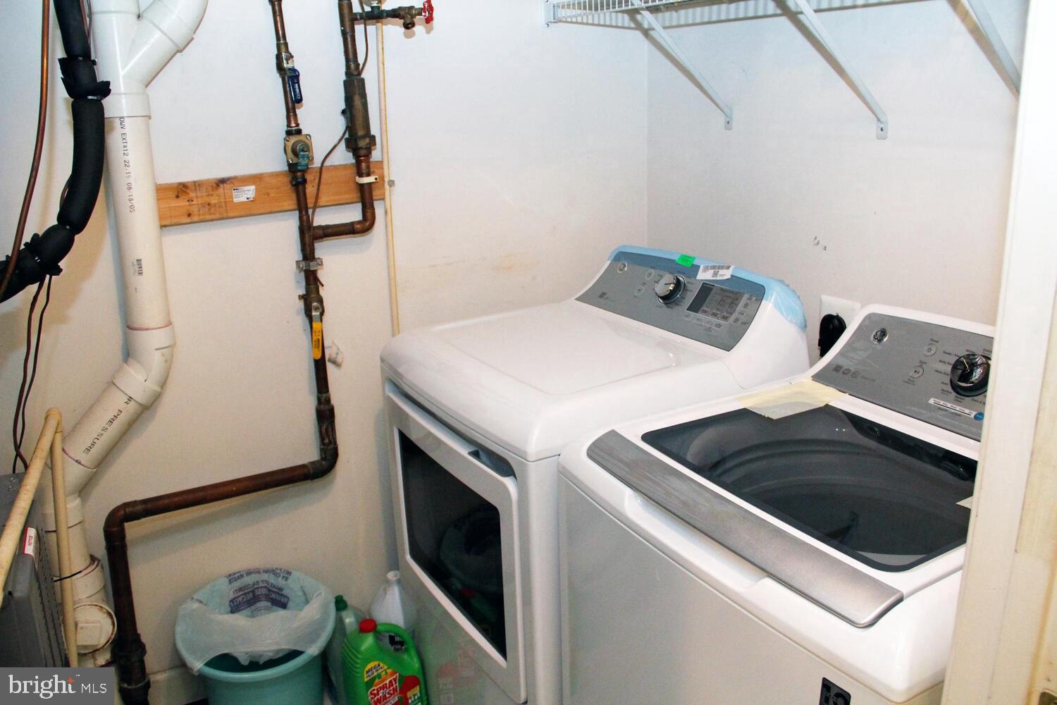 DORCHESTER WOODS - Residential Lease