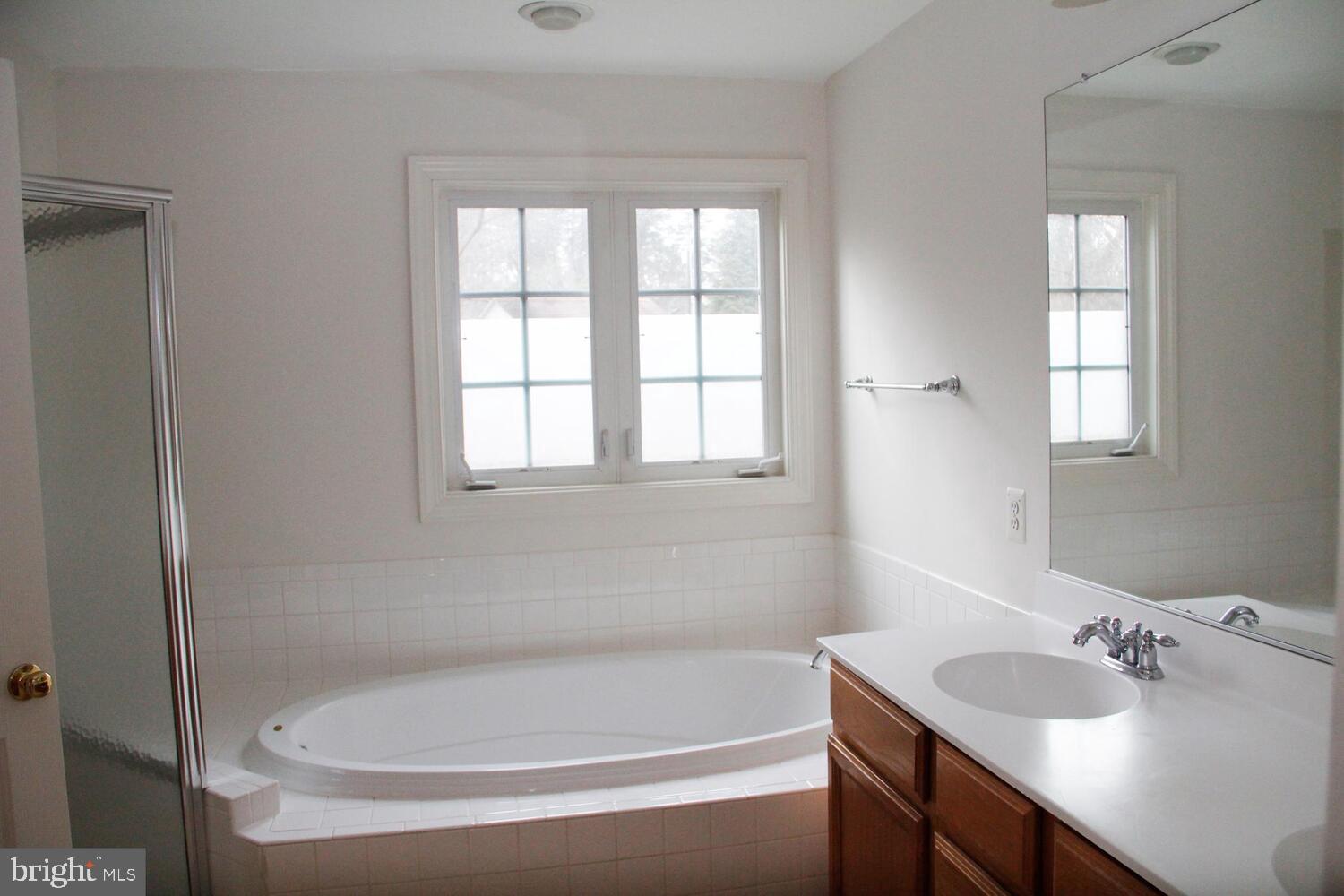 DORCHESTER WOODS - Residential Lease