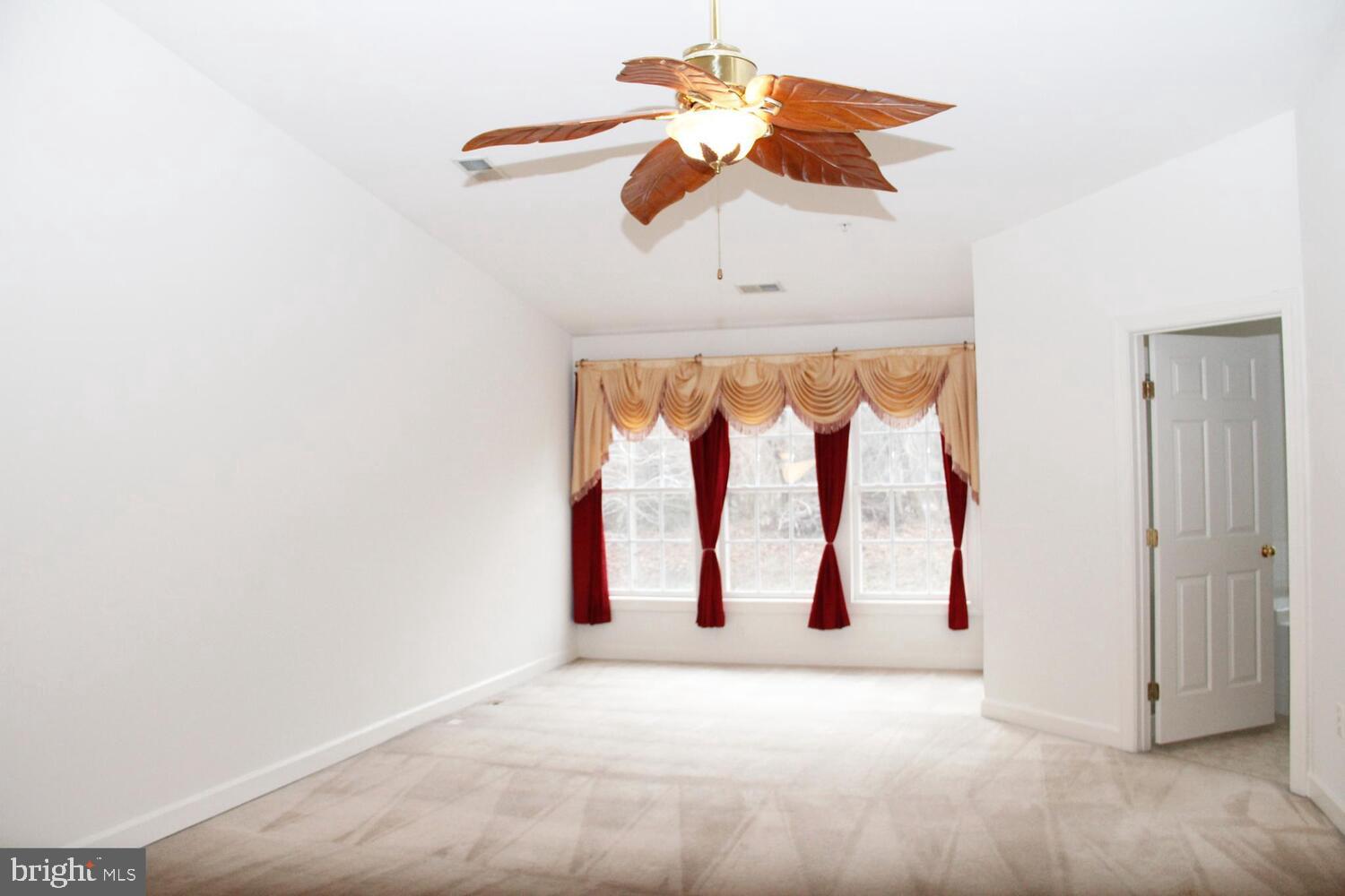 DORCHESTER WOODS - Residential Lease