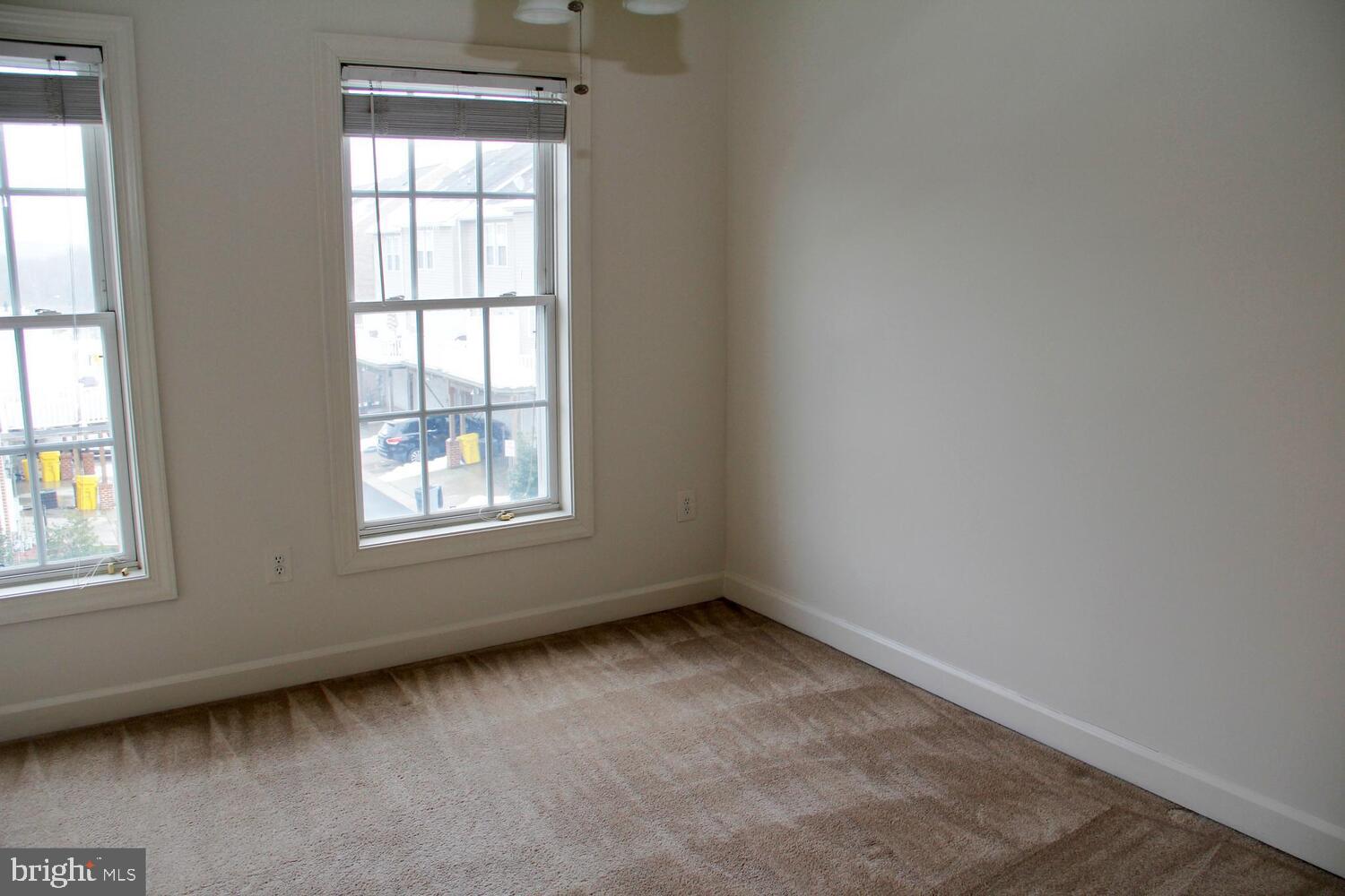 DORCHESTER WOODS - Residential Lease