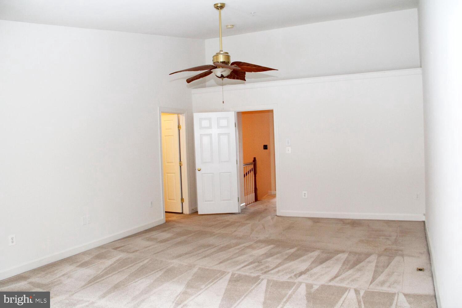 DORCHESTER WOODS - Residential Lease