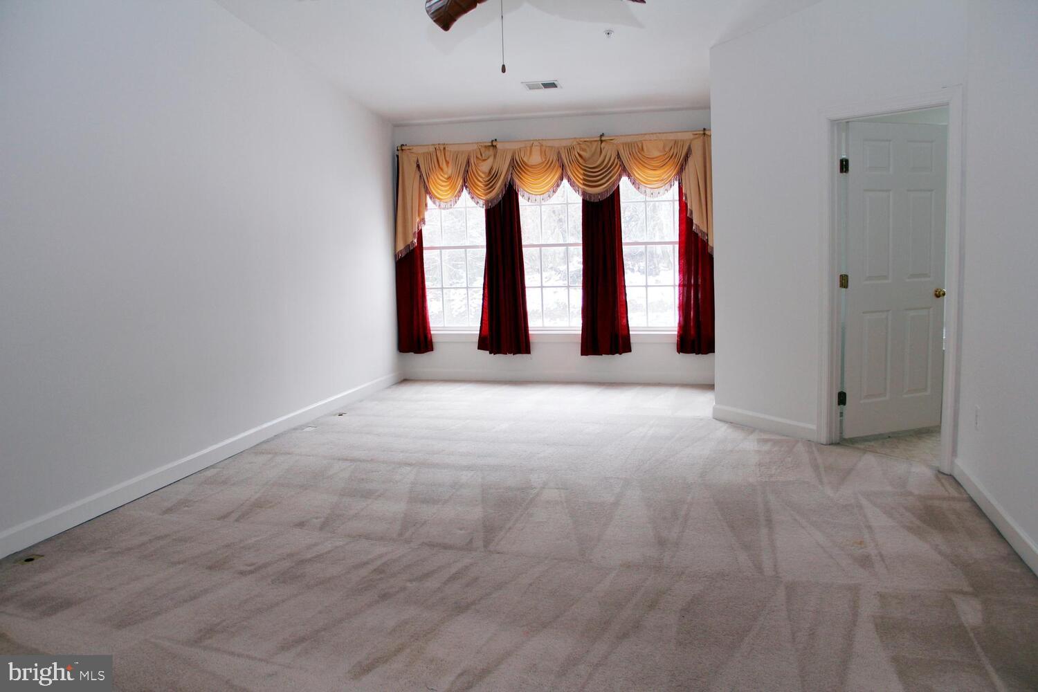 DORCHESTER WOODS - Residential Lease