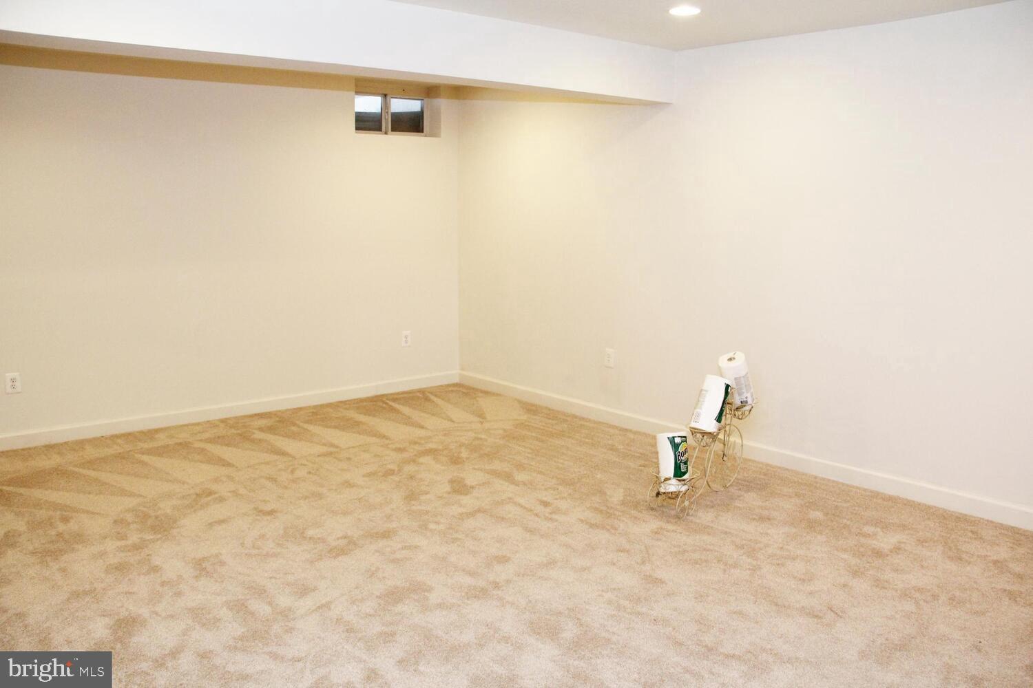 DORCHESTER WOODS - Residential Lease