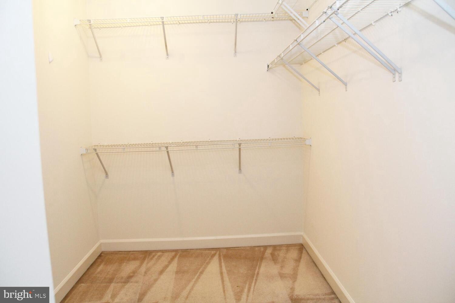 DORCHESTER WOODS - Residential Lease