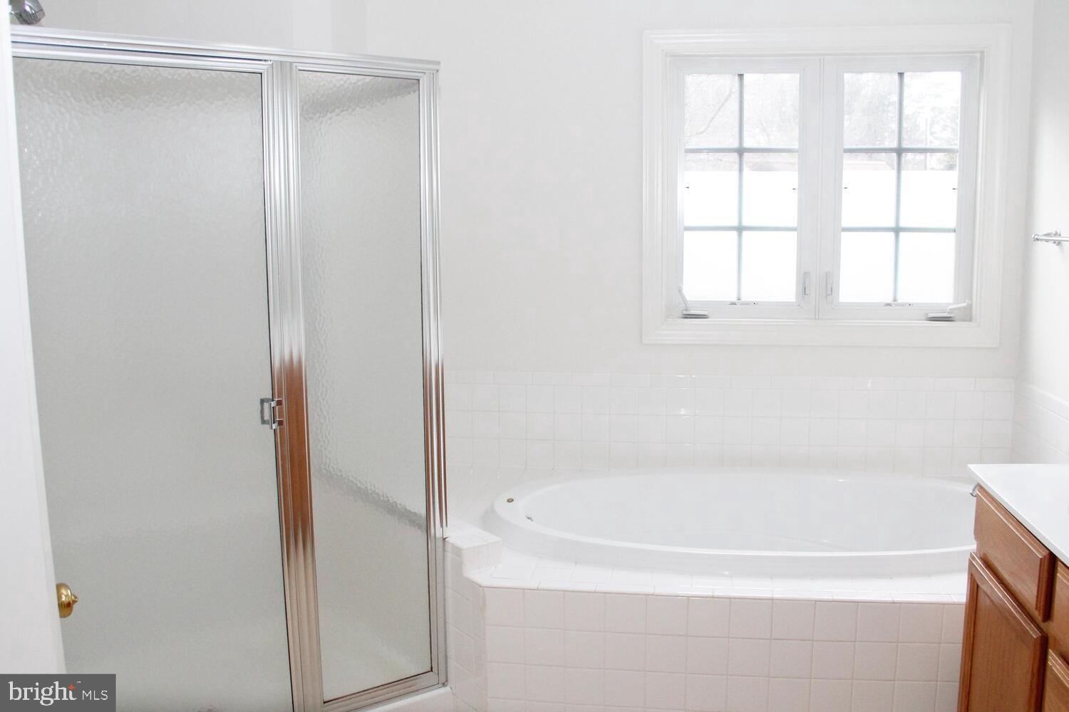 DORCHESTER WOODS - Residential Lease