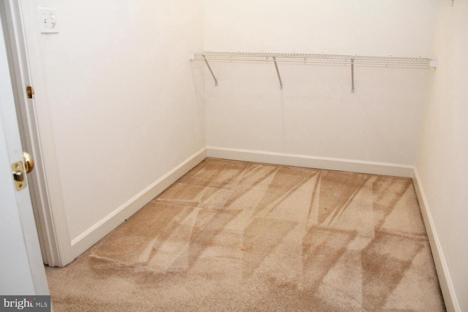 DORCHESTER WOODS - Residential Lease