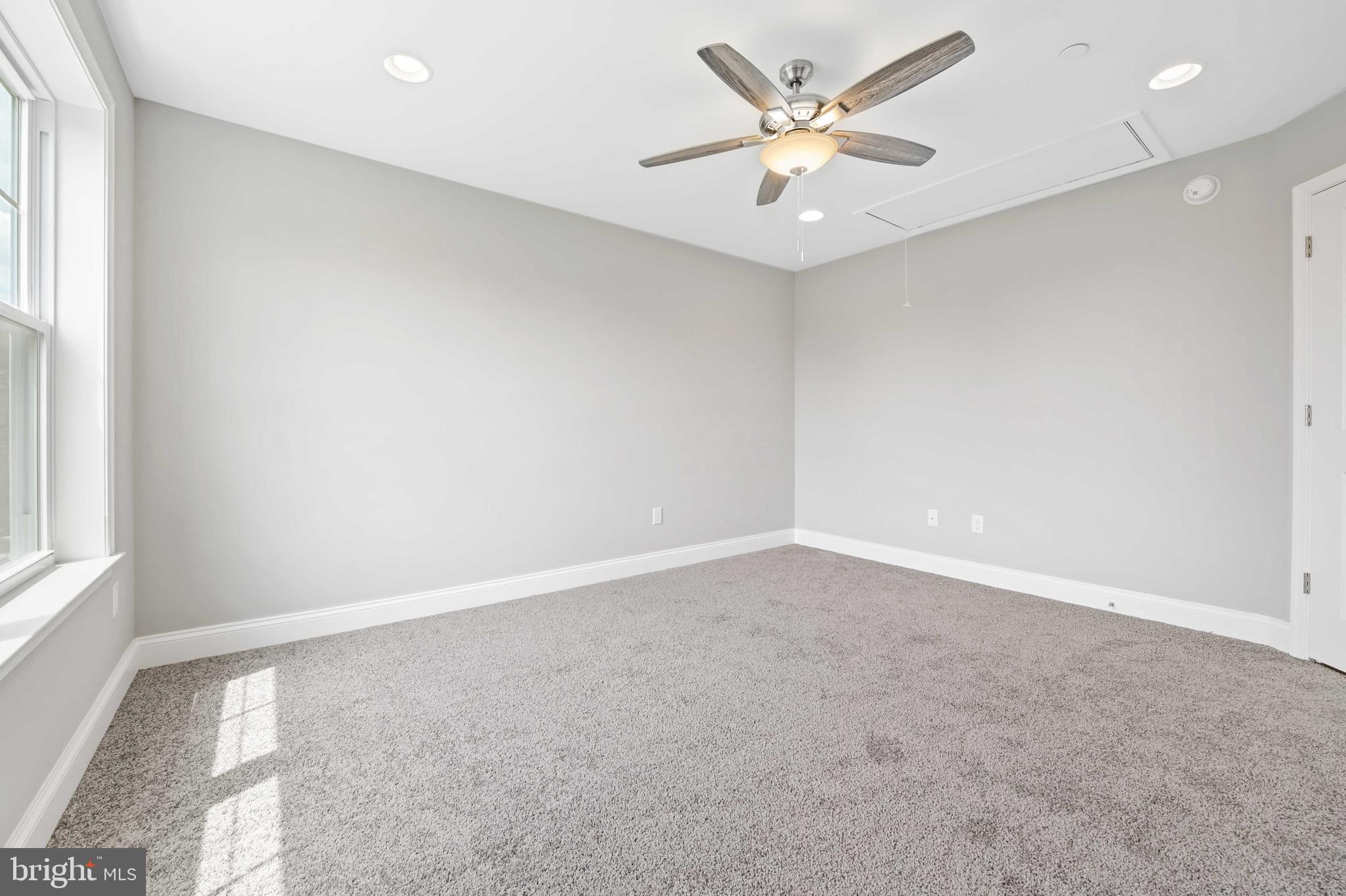 RIVIERA BEACH - Residential