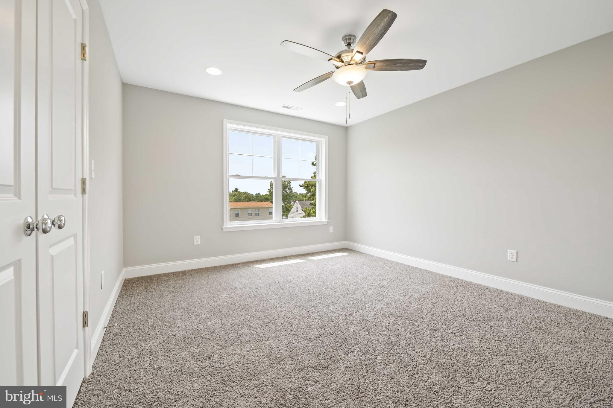 RIVIERA BEACH - Residential