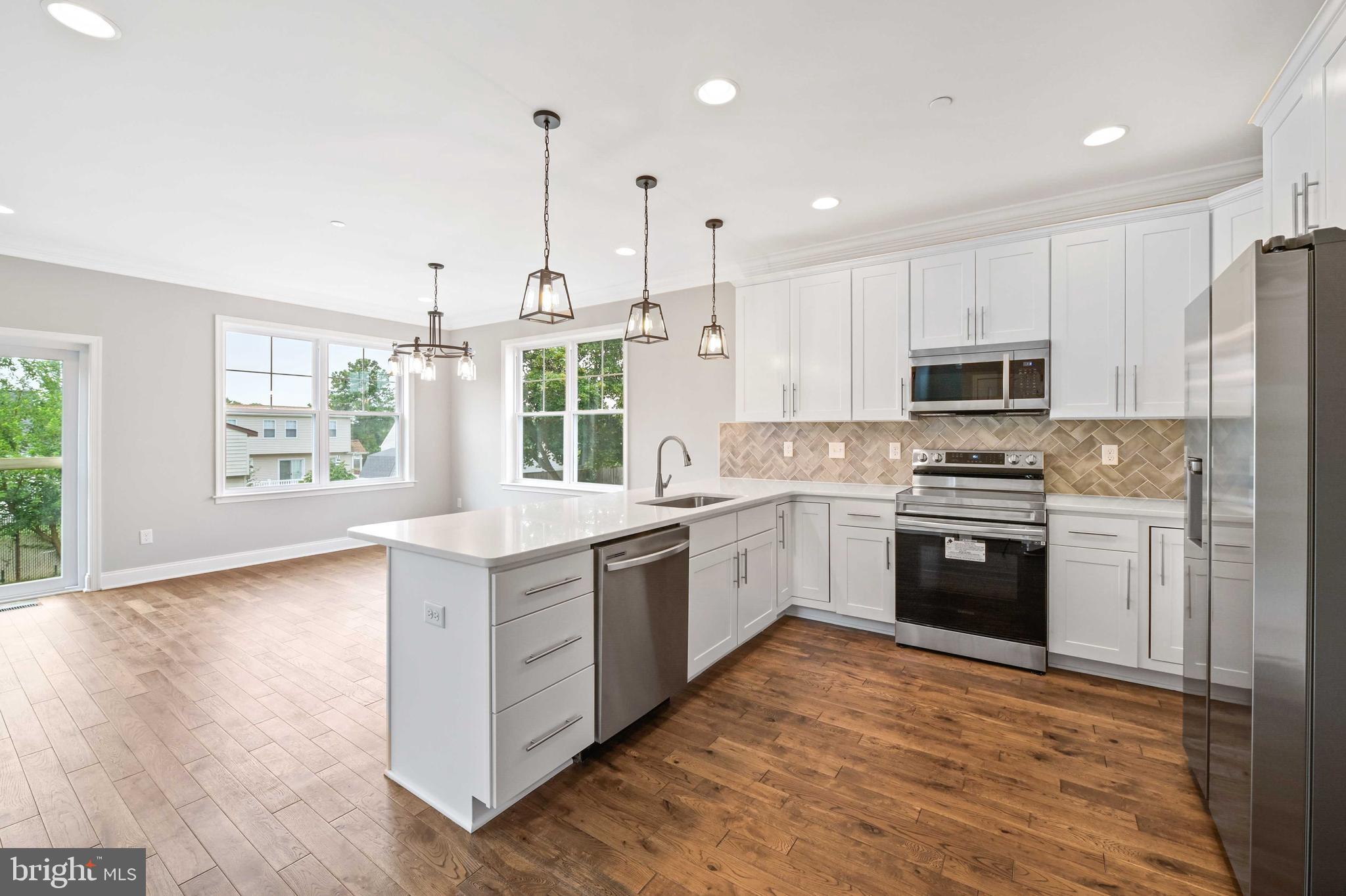 RIVIERA BEACH - Residential