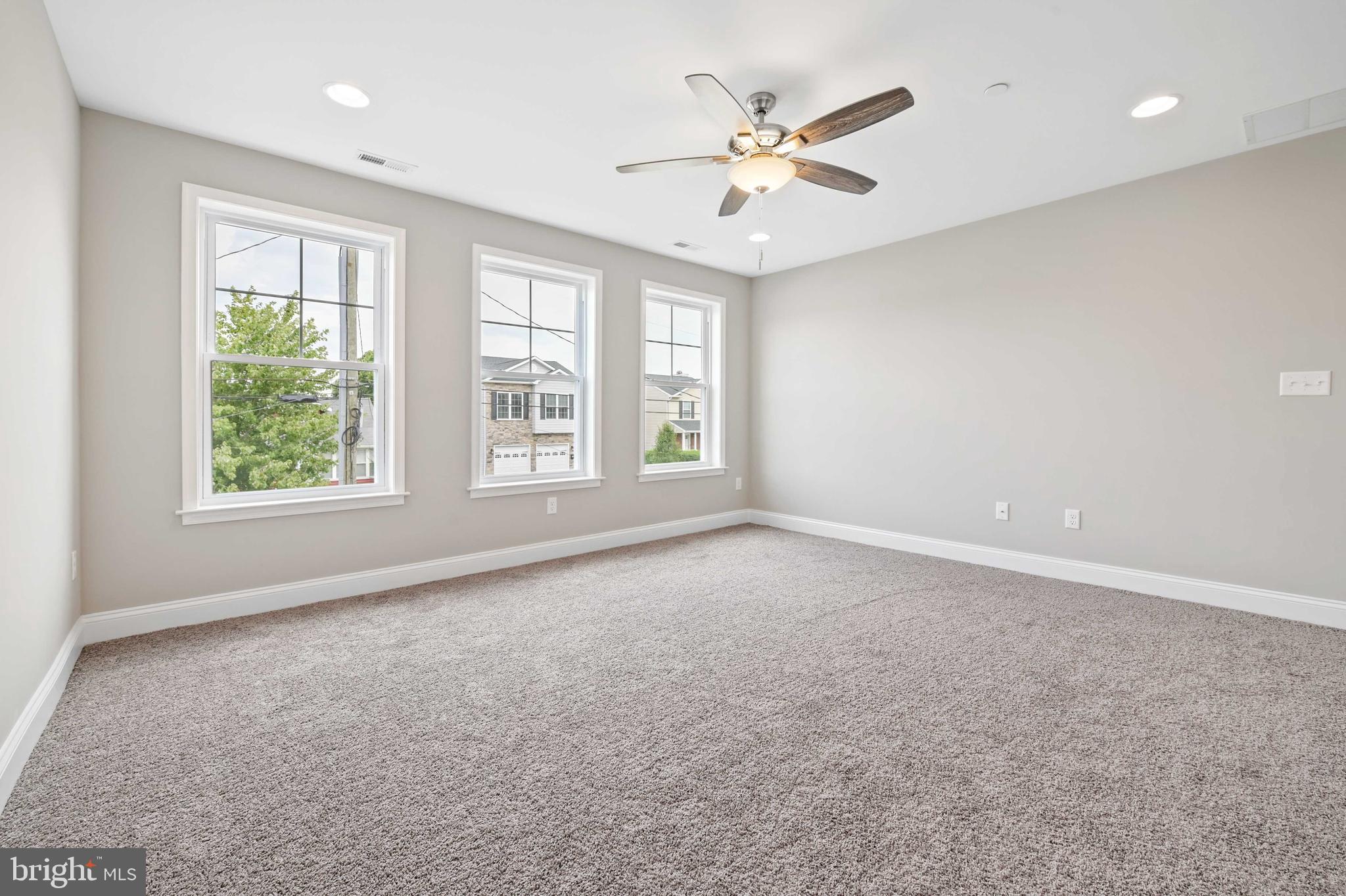 RIVIERA BEACH - Residential