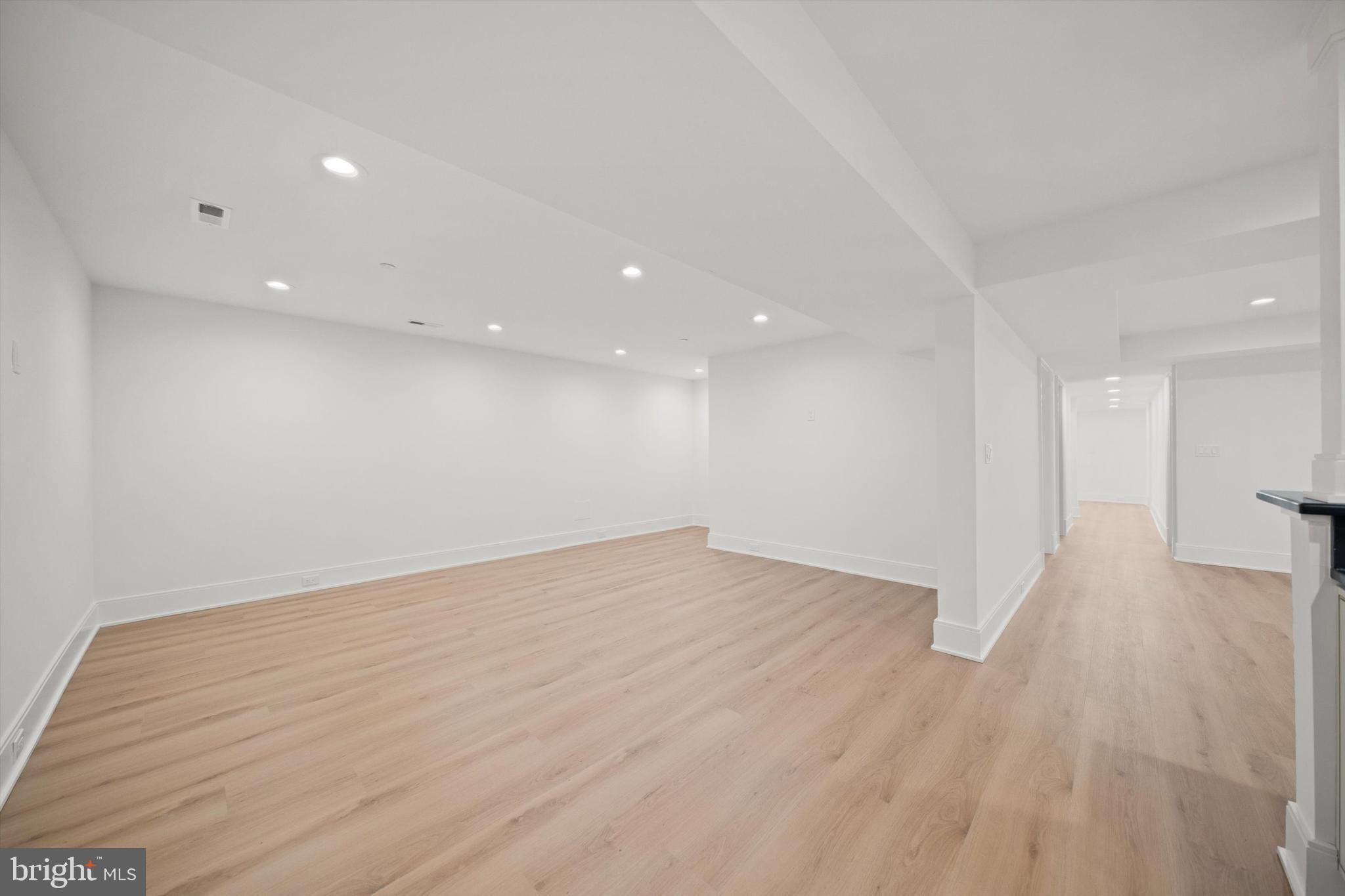 KENWOOD PARK - Residential