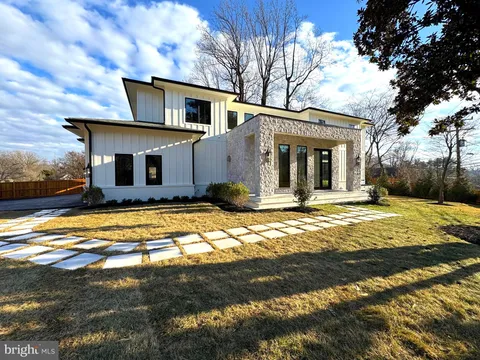 6809 Whittier Boulevard, Bethesda, MD MLS: MDMC2211354