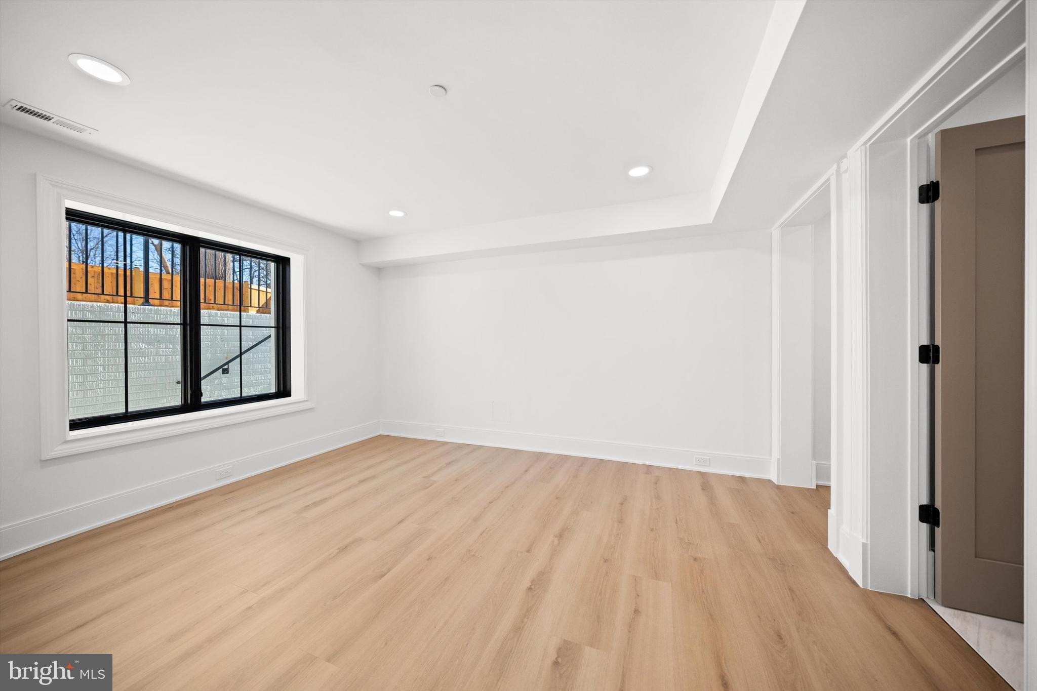 KENWOOD PARK - Residential