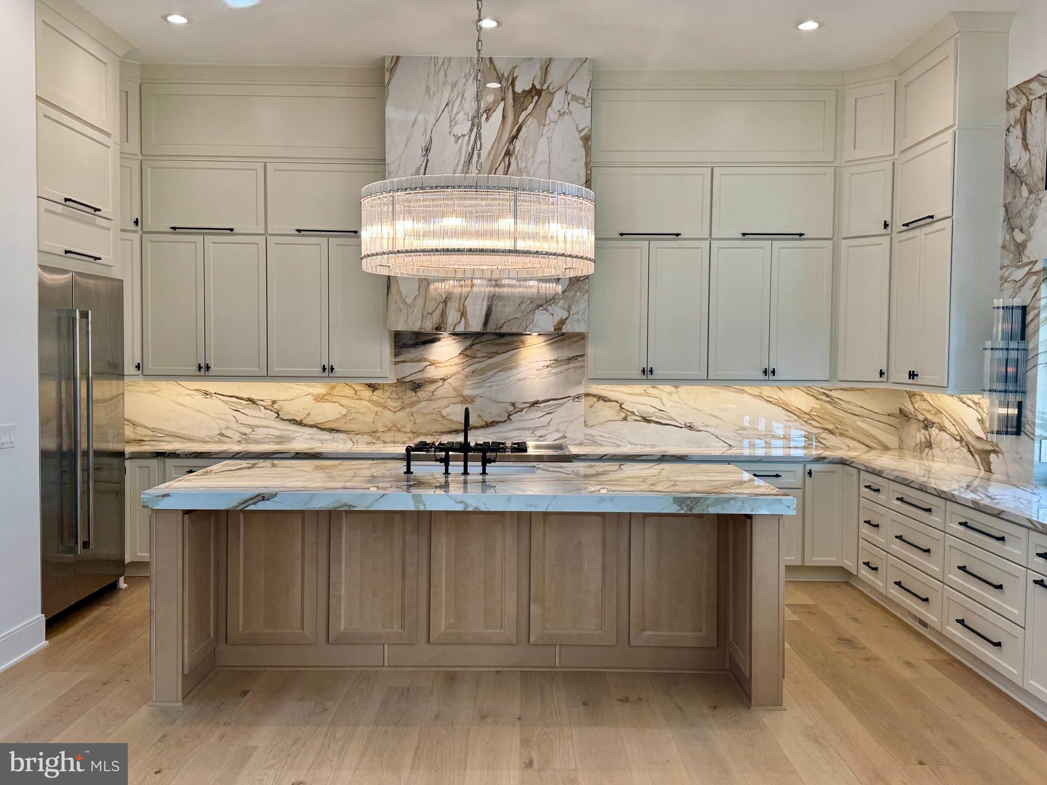 6809 WHITTIER BOULEVARD