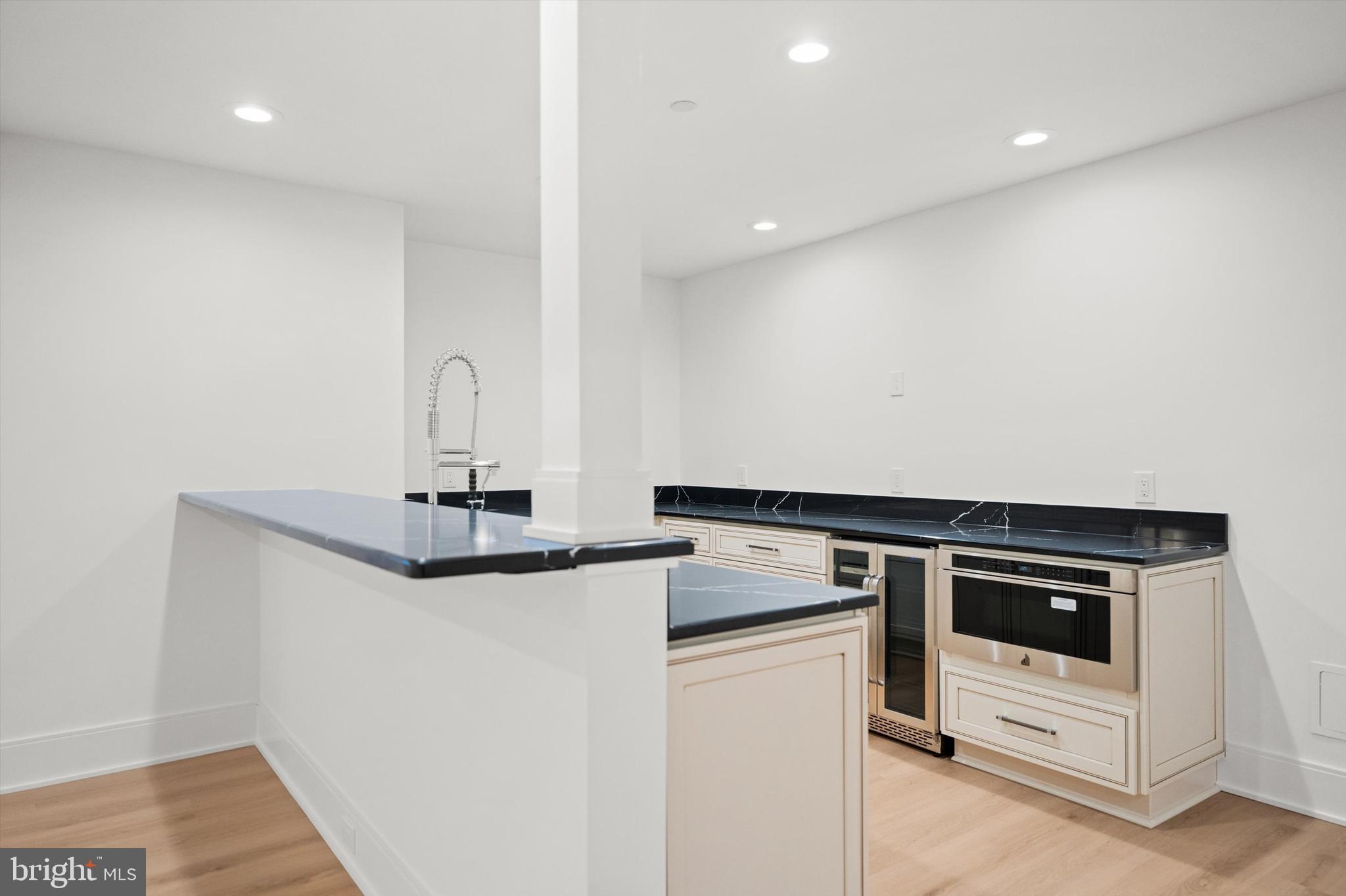 KENWOOD PARK - Residential