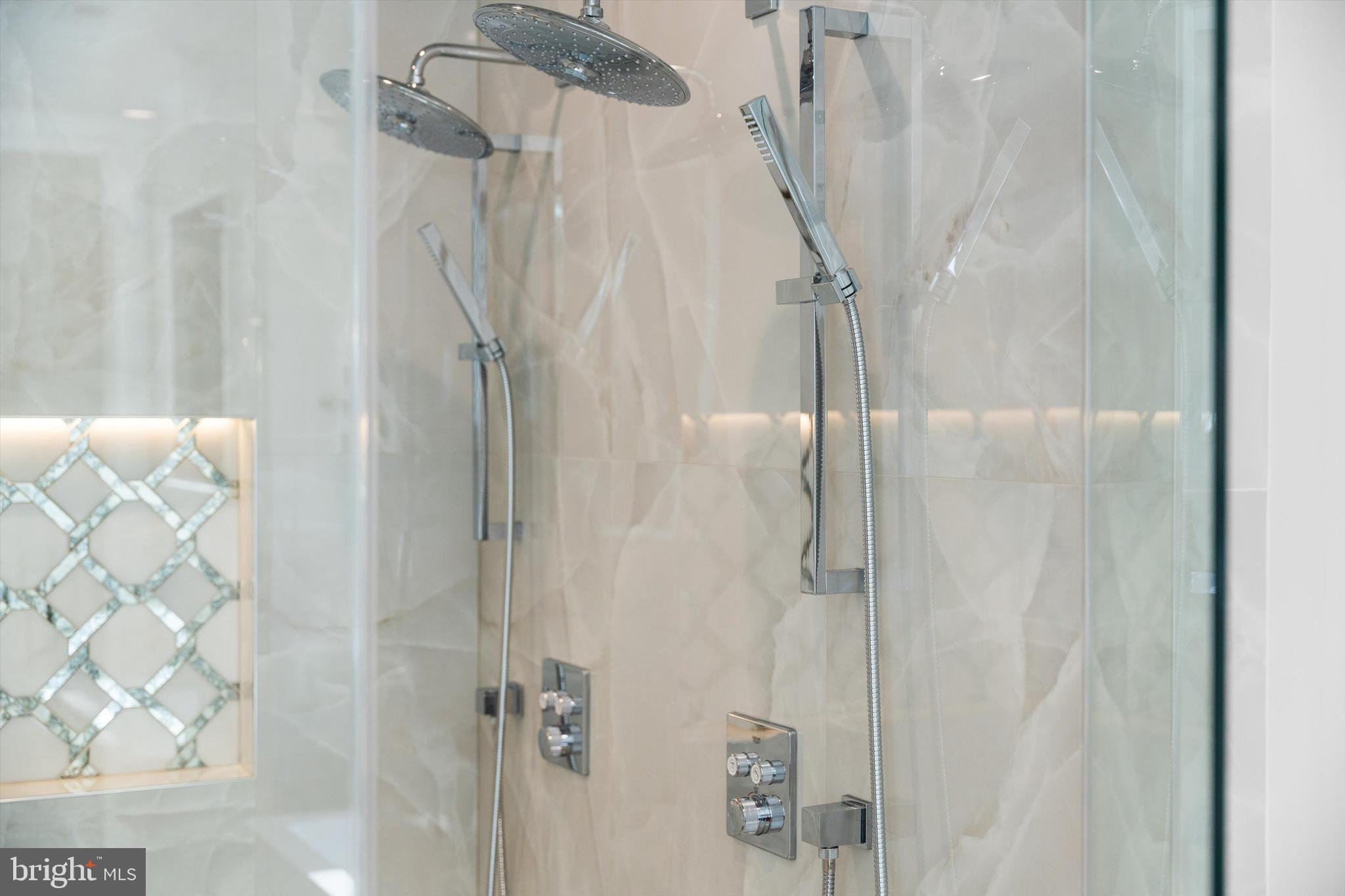 KENWOOD PARK - Residential