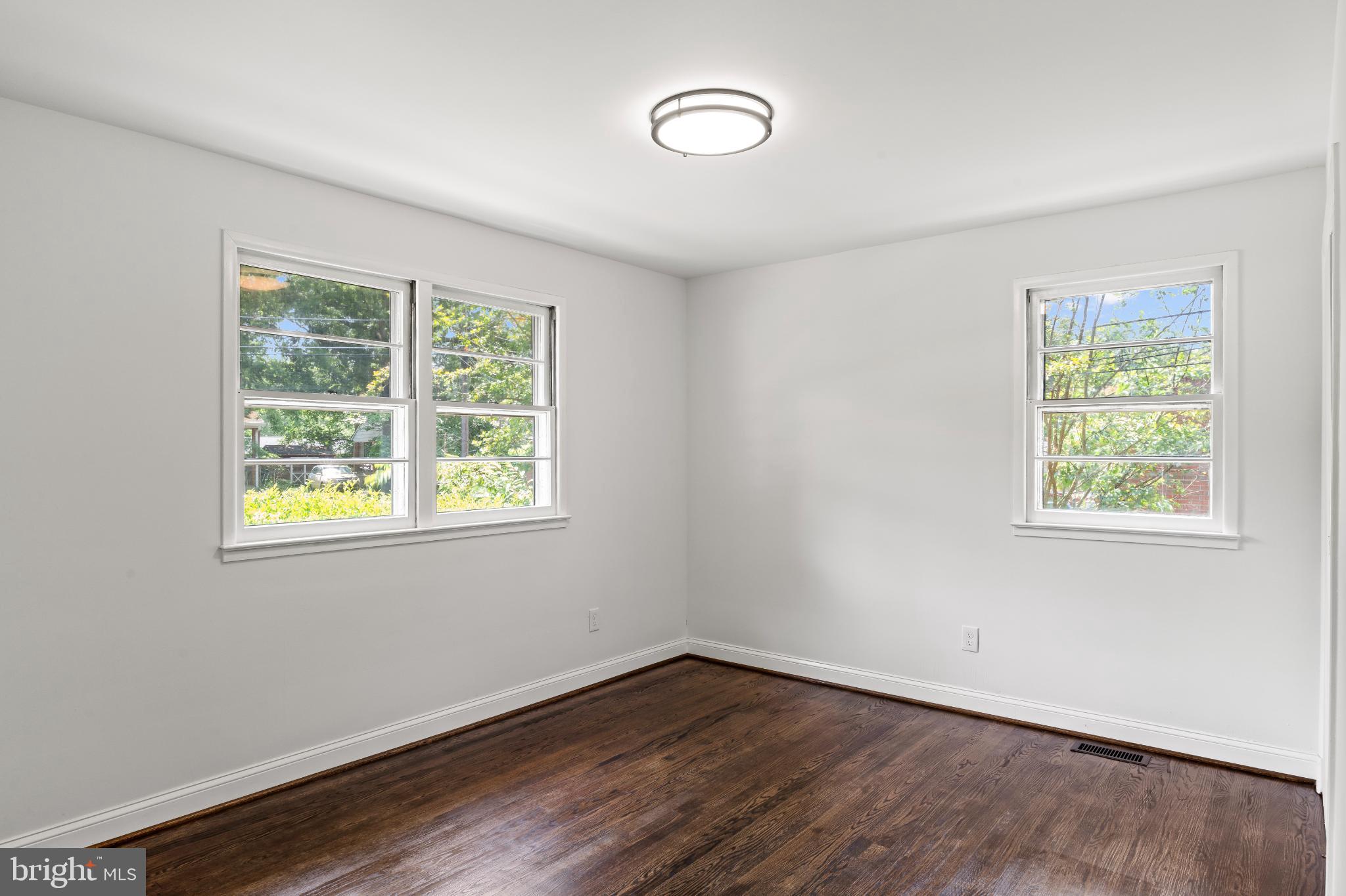 BARNABY MANOR OAKS - Residential Lease