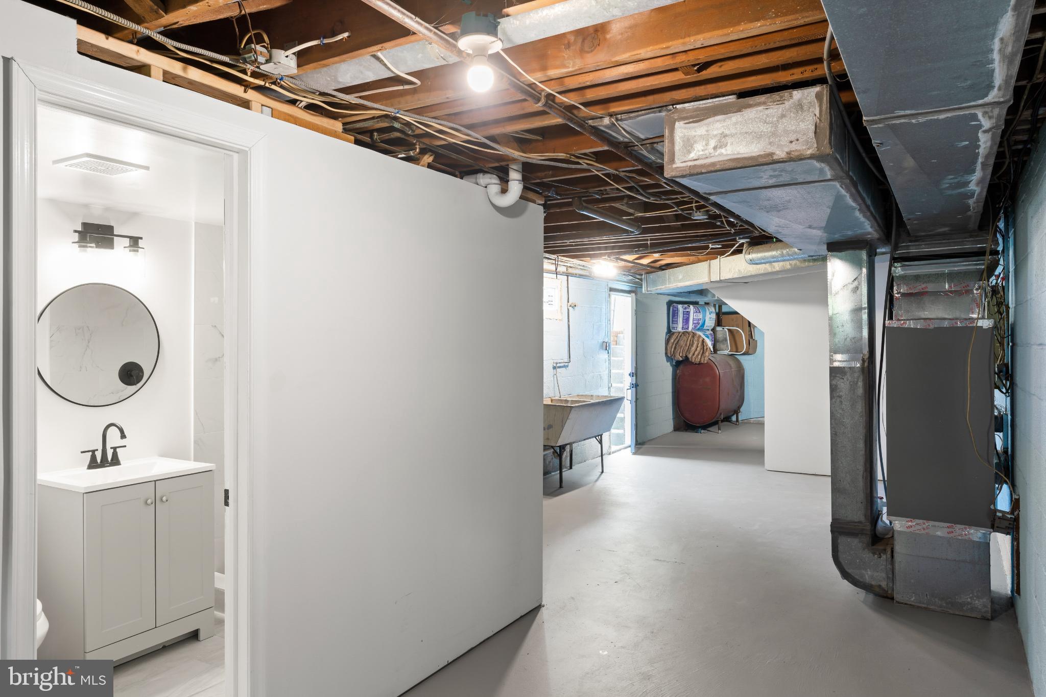 BARNABY MANOR OAKS - Residential Lease