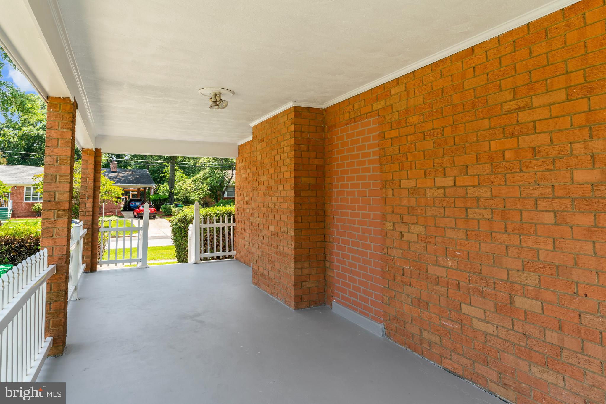 BARNABY MANOR OAKS - Residential Lease