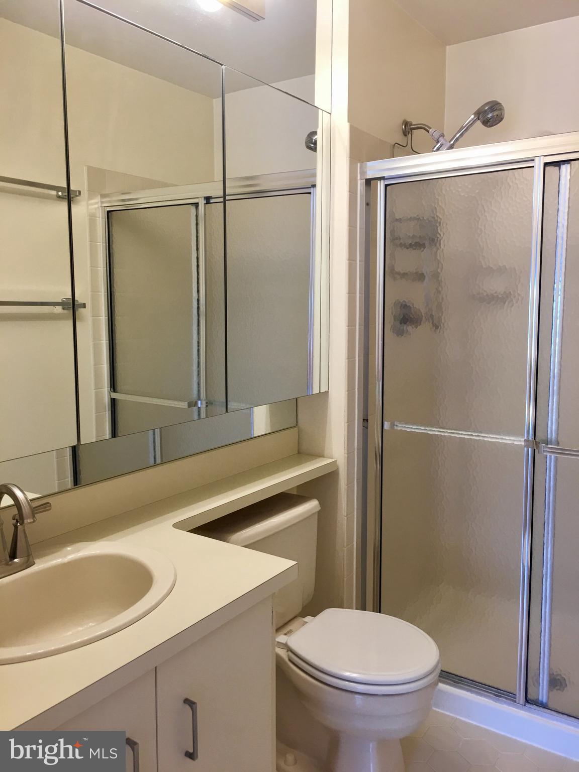 VALLEY GLEN - Residential Lease