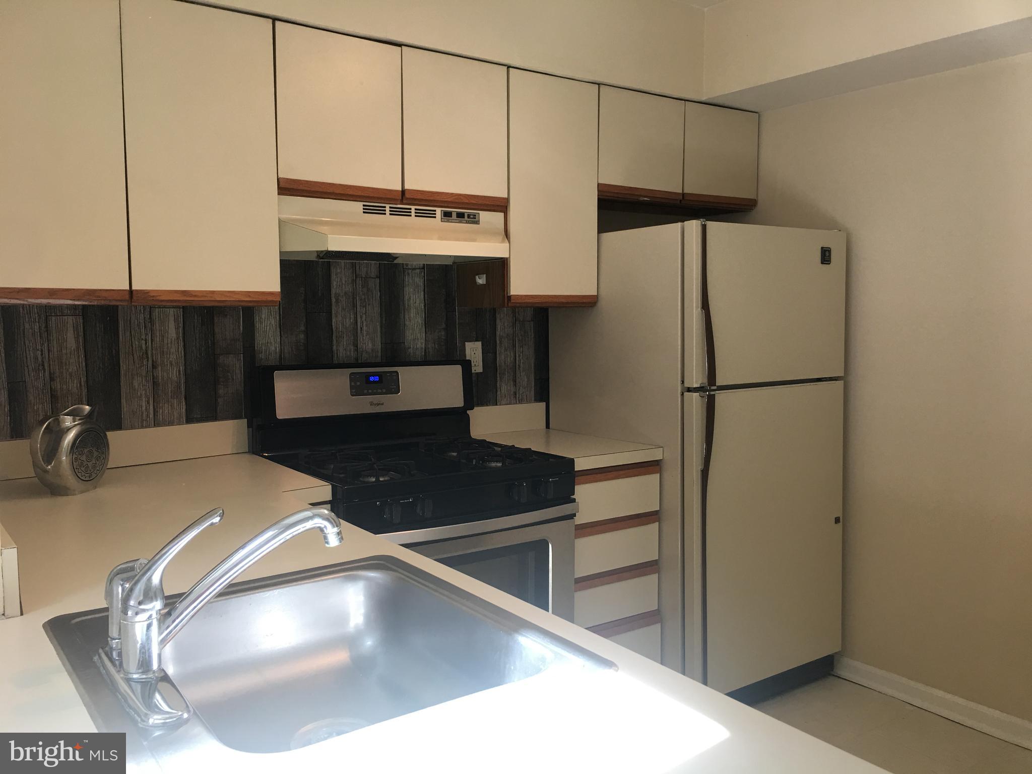 VALLEY GLEN - Residential Lease