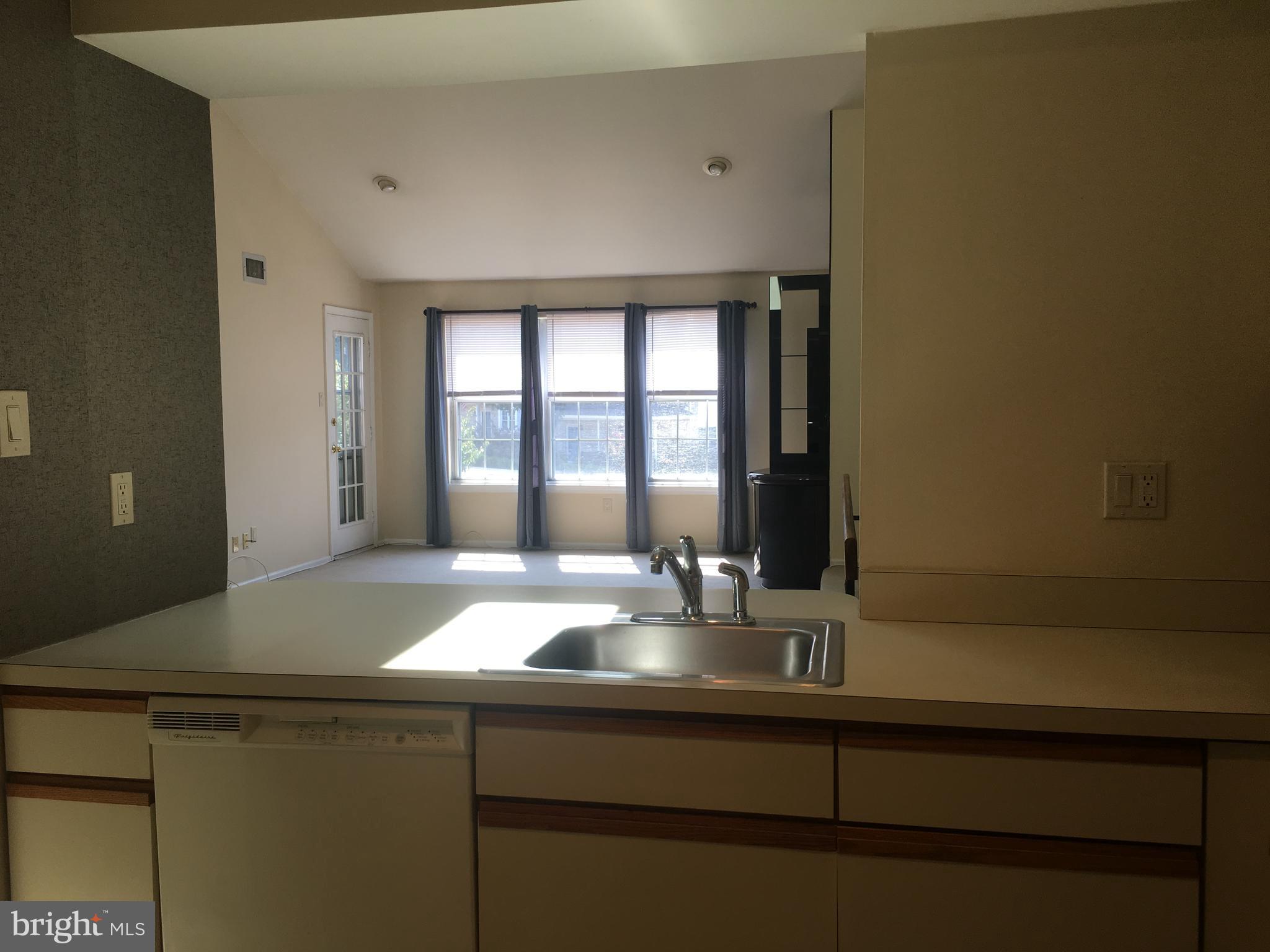 VALLEY GLEN - Residential Lease