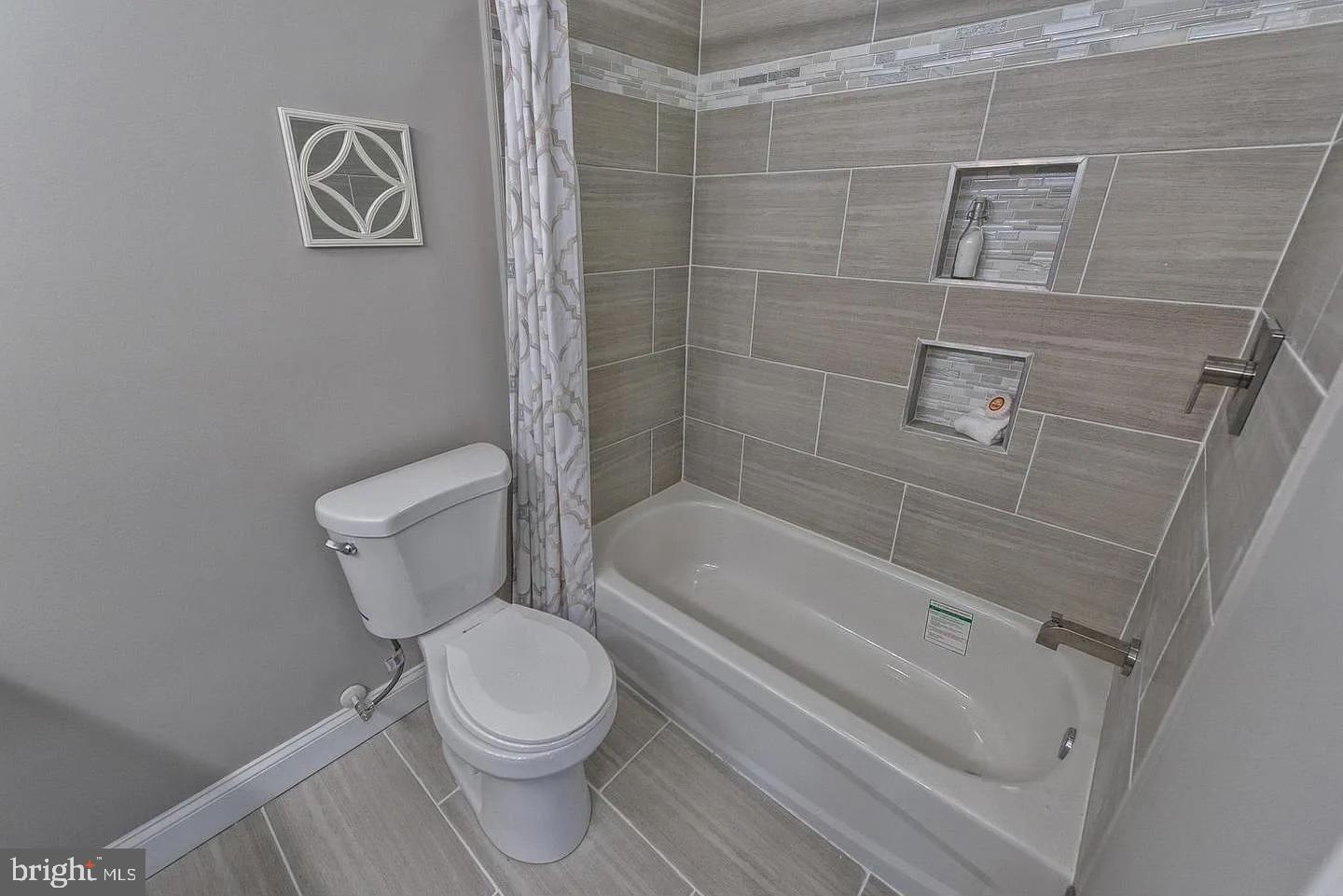 PATTERSON PARK - Residential Lease