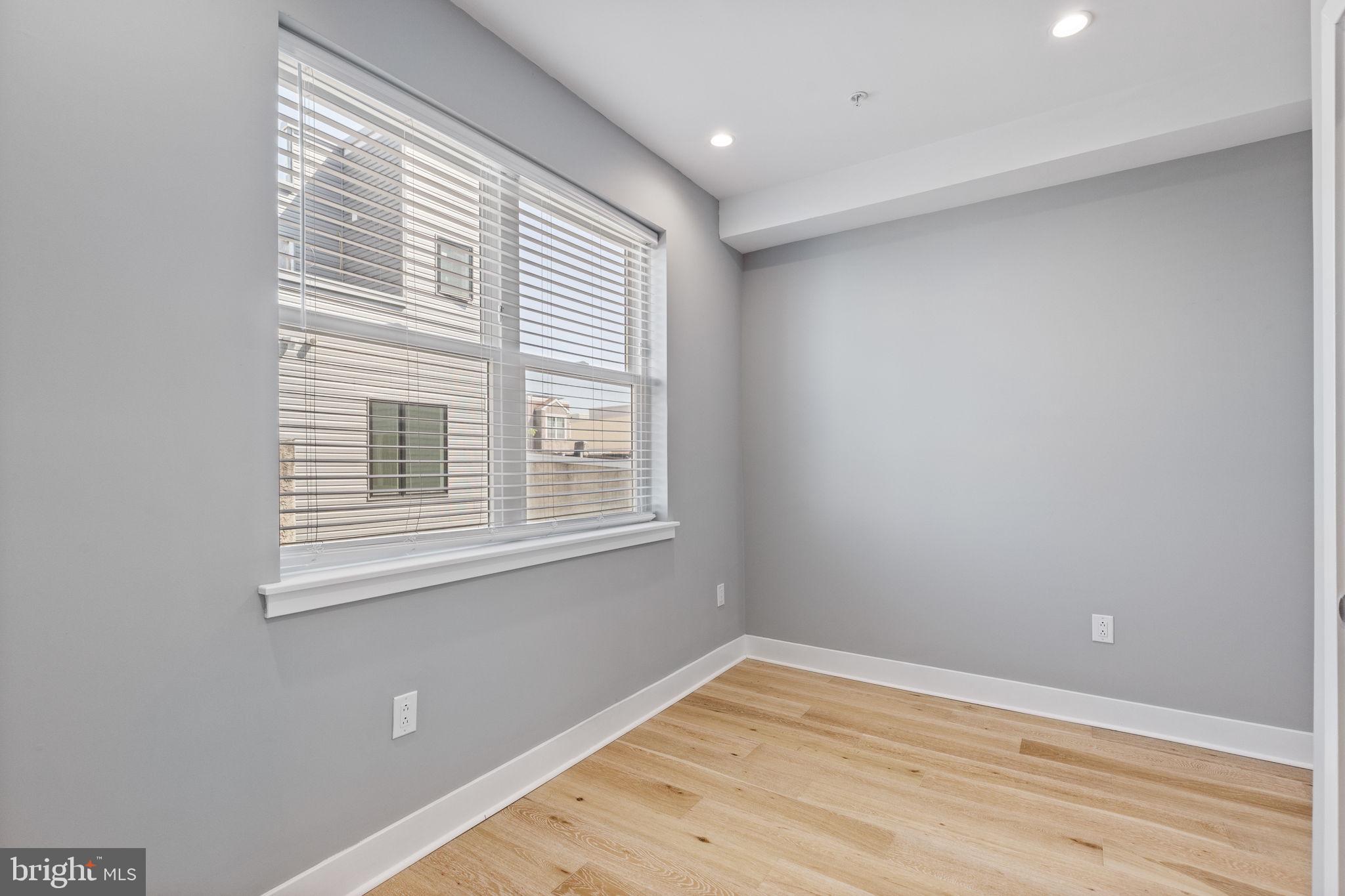 GRADUATE HOSPITAL - Residential