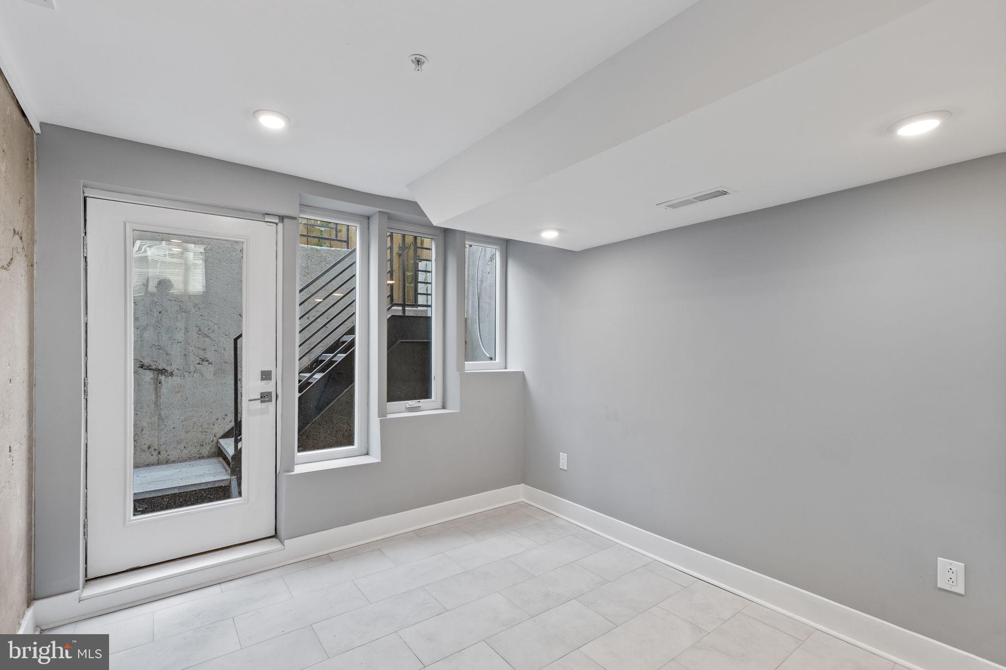 GRADUATE HOSPITAL - Residential