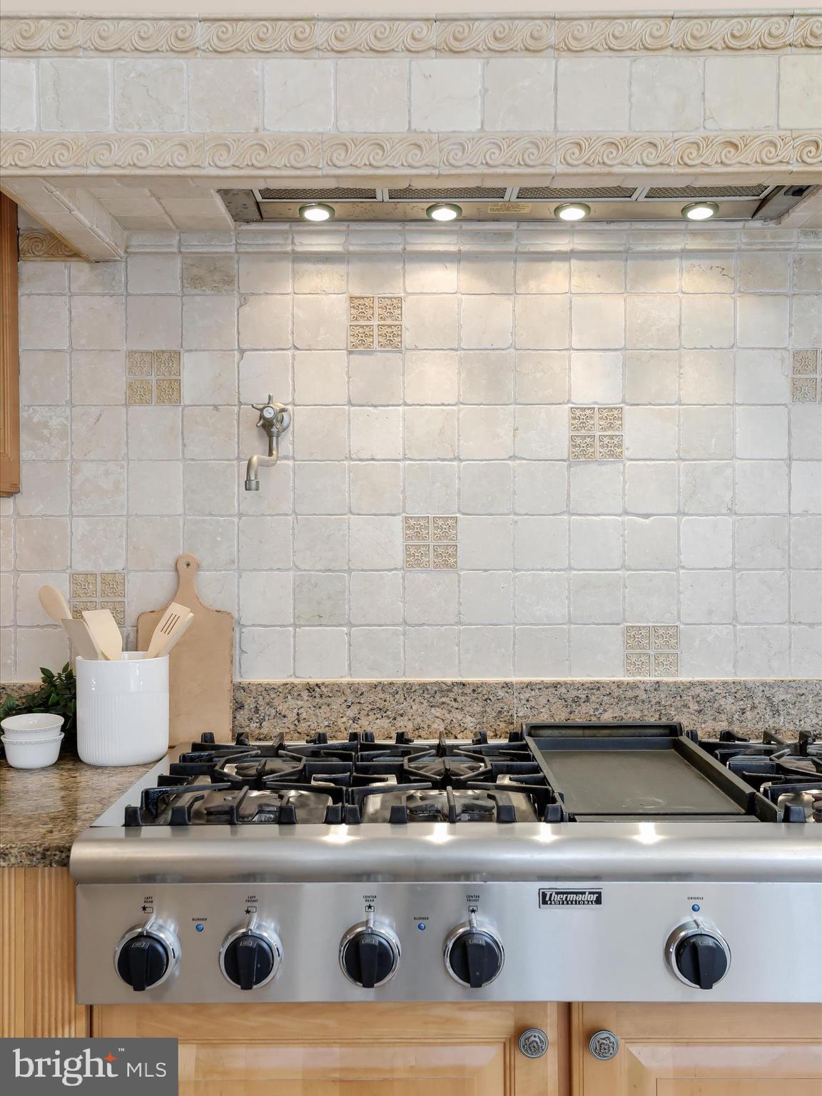 PIKESVILLE - Residential