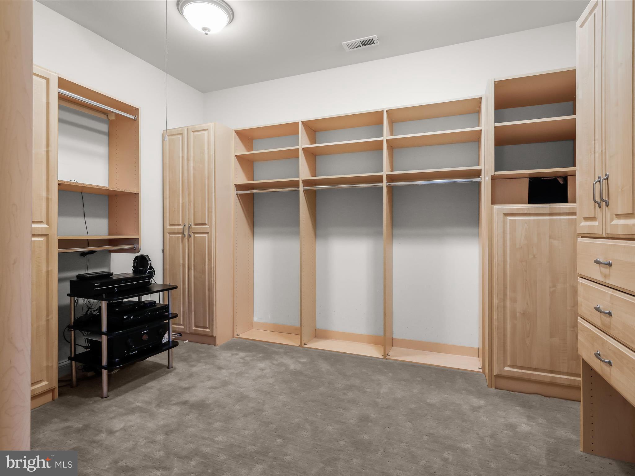 PIKESVILLE - Residential