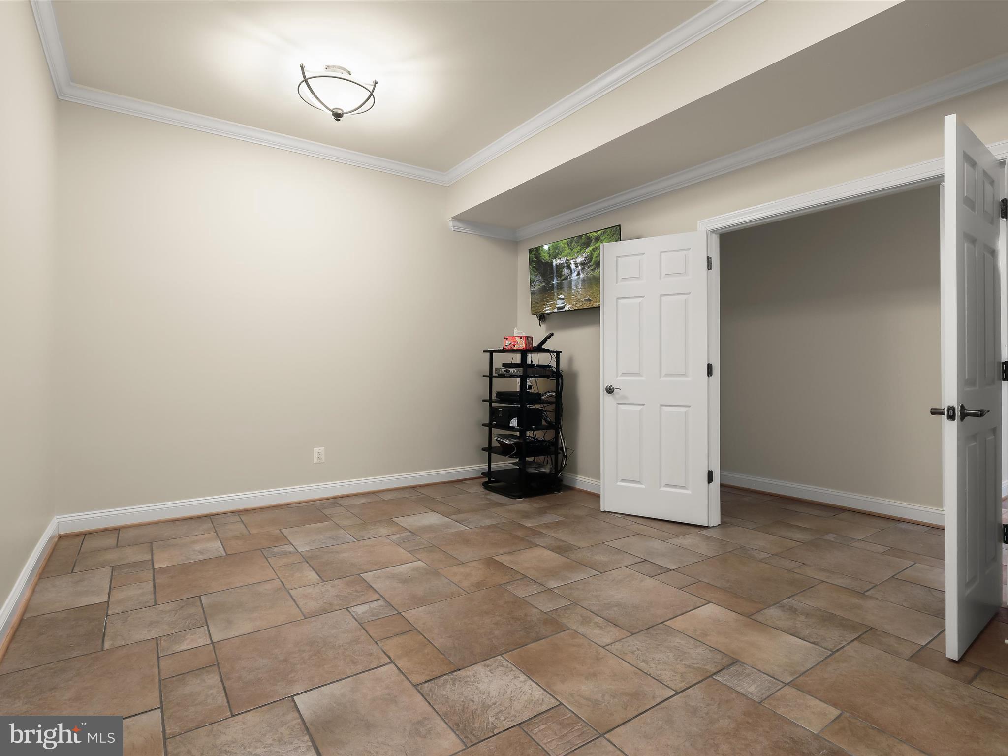 PIKESVILLE - Residential