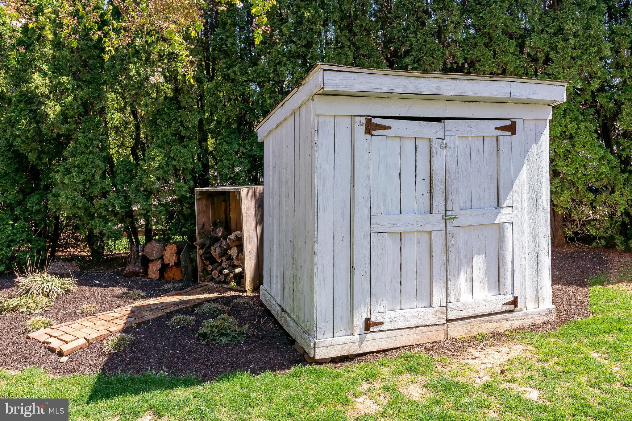 CLAY MANOR - Residential